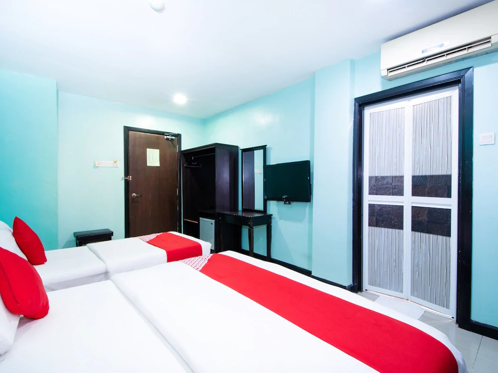 Comfort Hotel by OYO Rooms