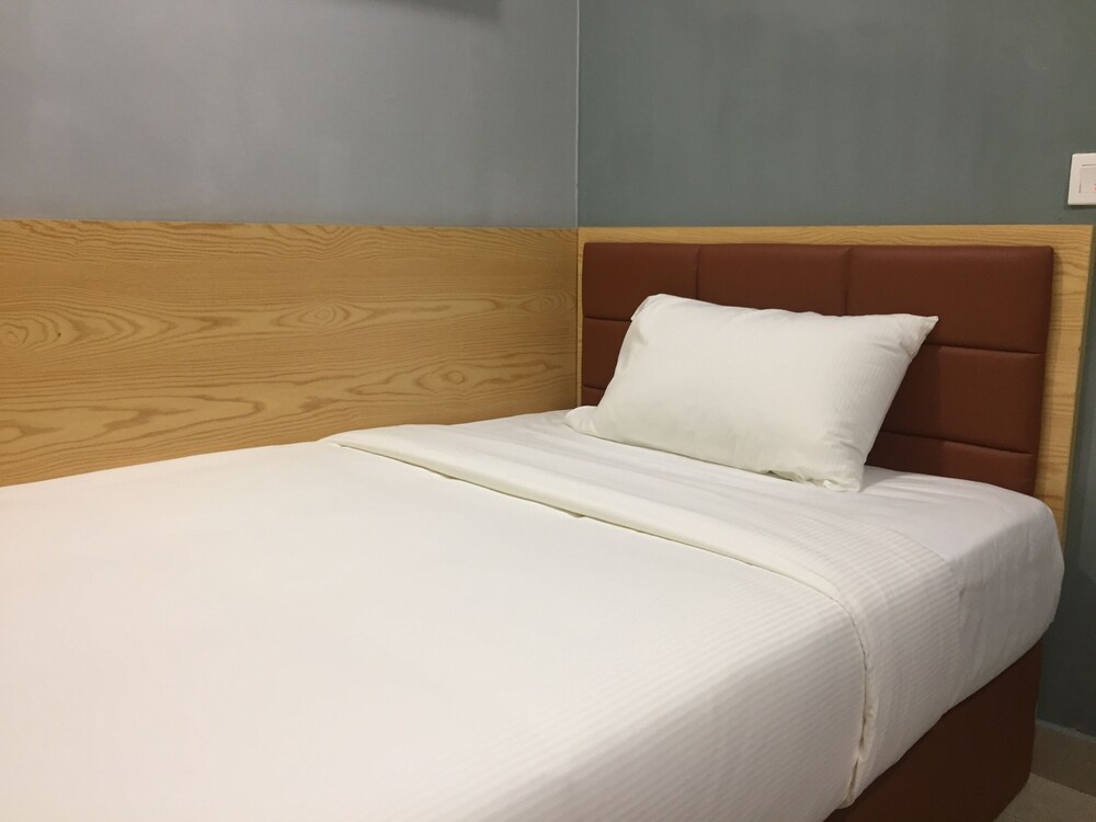 Diamond Hotel by OYO Rooms