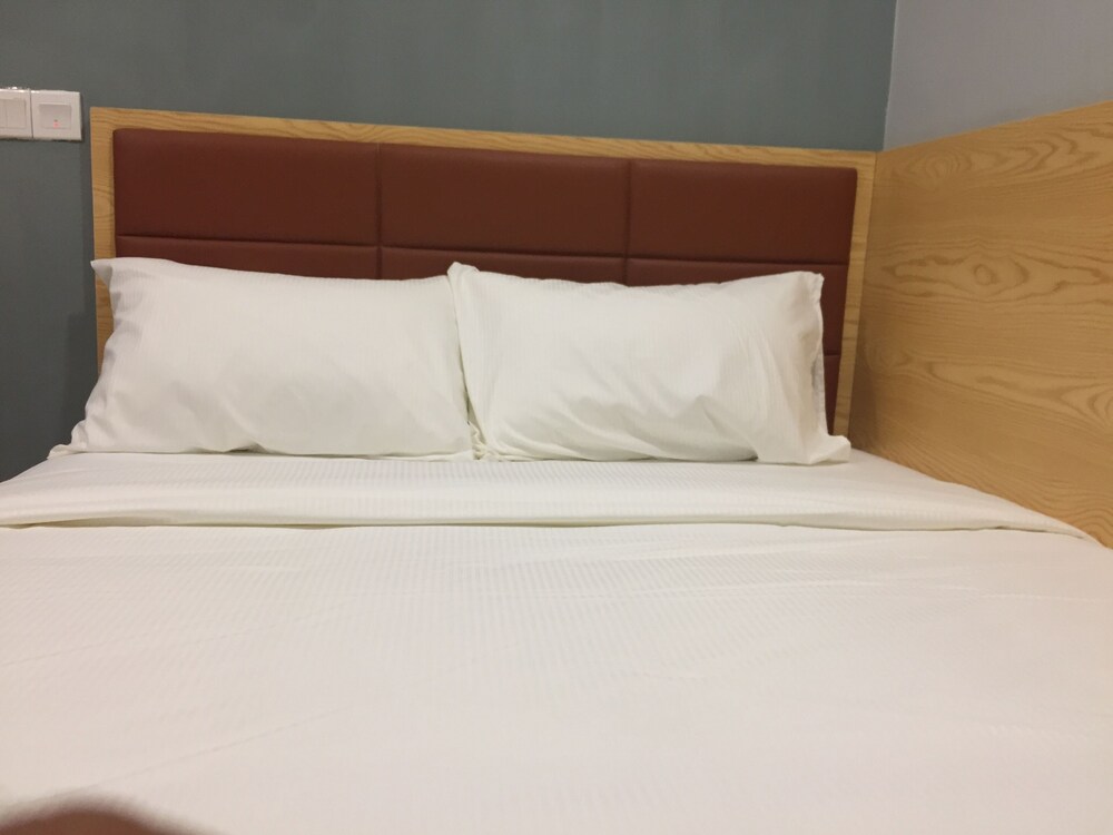 Diamond Hotel by OYO Rooms