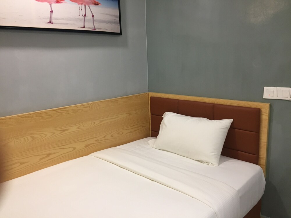 Diamond Hotel by OYO Rooms