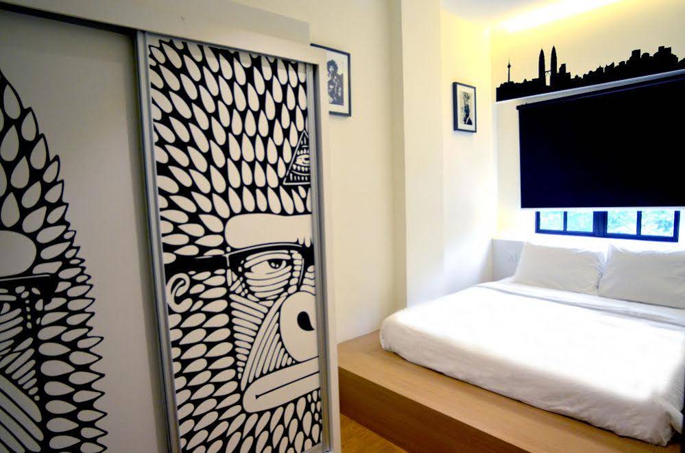 Don's Den Hotel