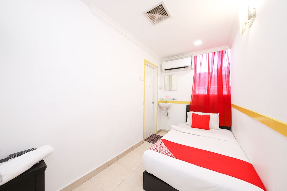 Dream Hotel by OYO Rooms