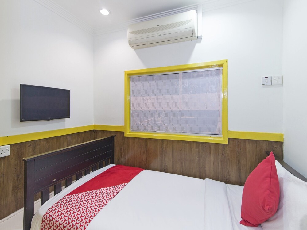 Dream Hotel by OYO Rooms