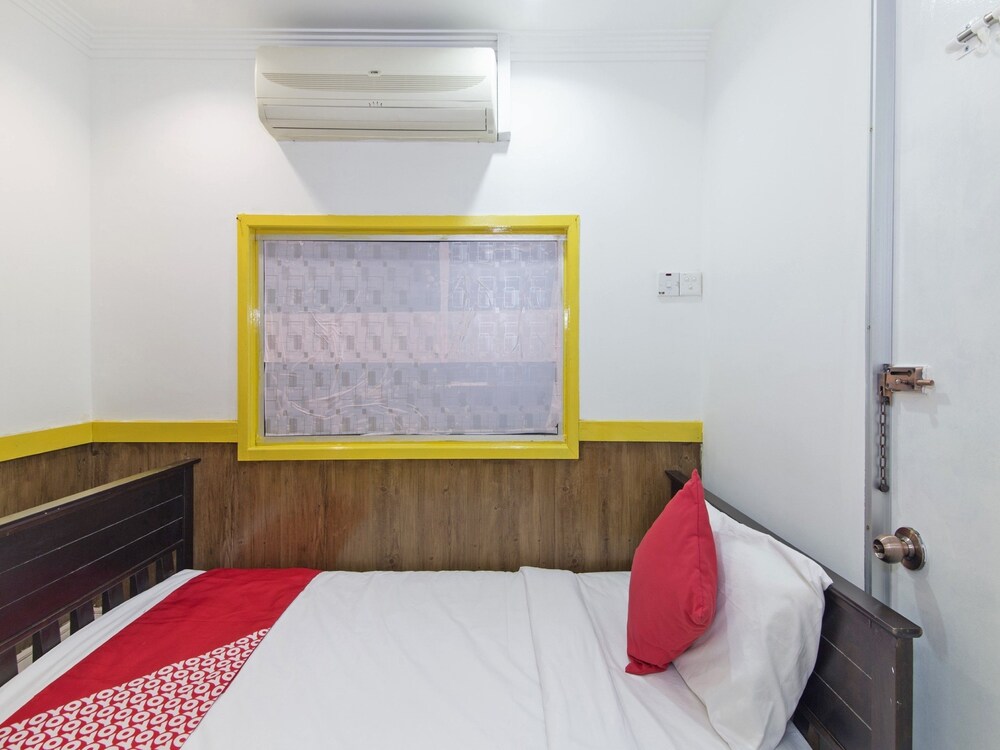 Dream Hotel by OYO Rooms