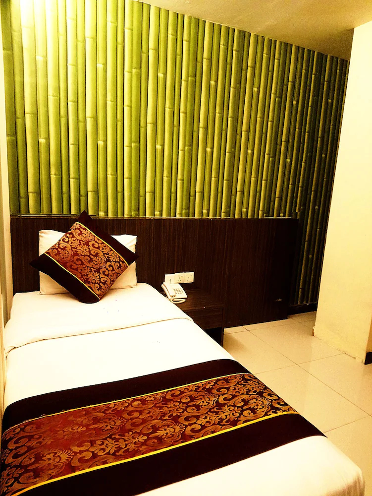 ESQ Shamelin Hotel