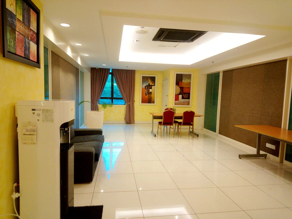 ESQ Shamelin Hotel