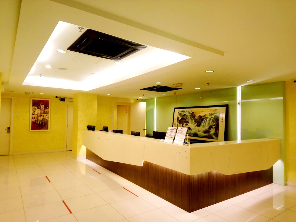 ESQ Shamelin Hotel