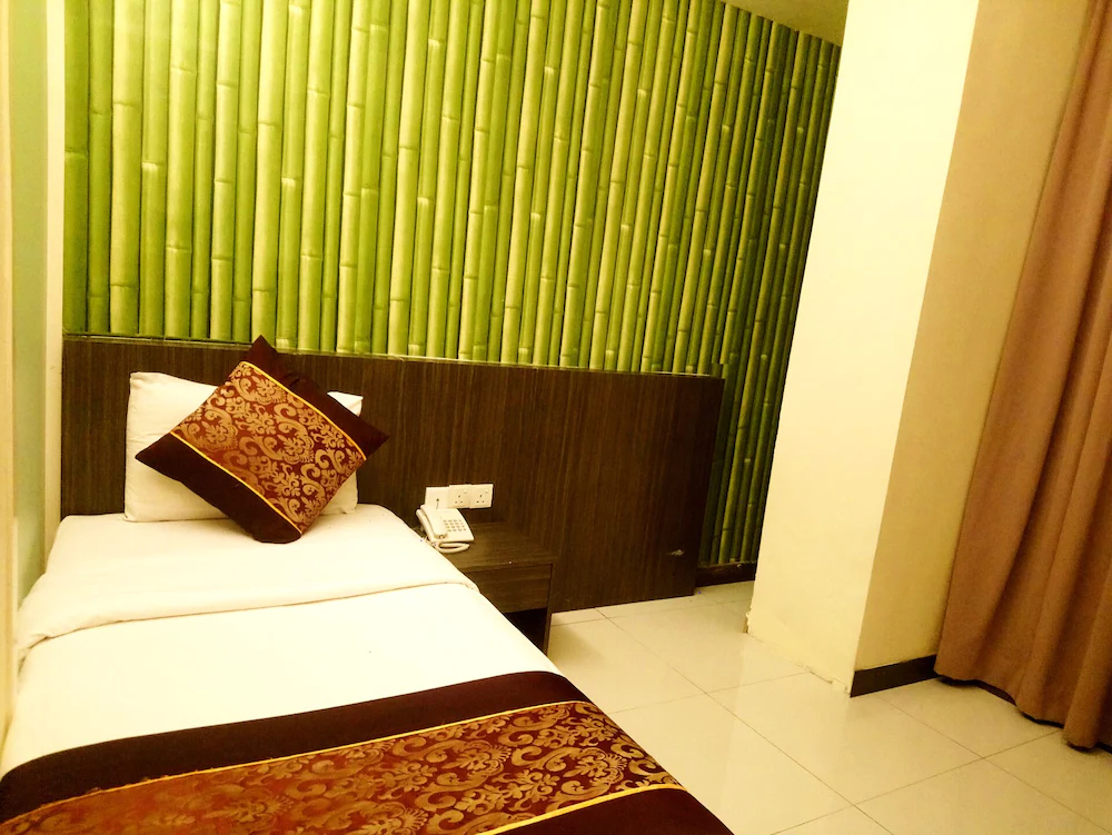 ESQ Shamelin Hotel