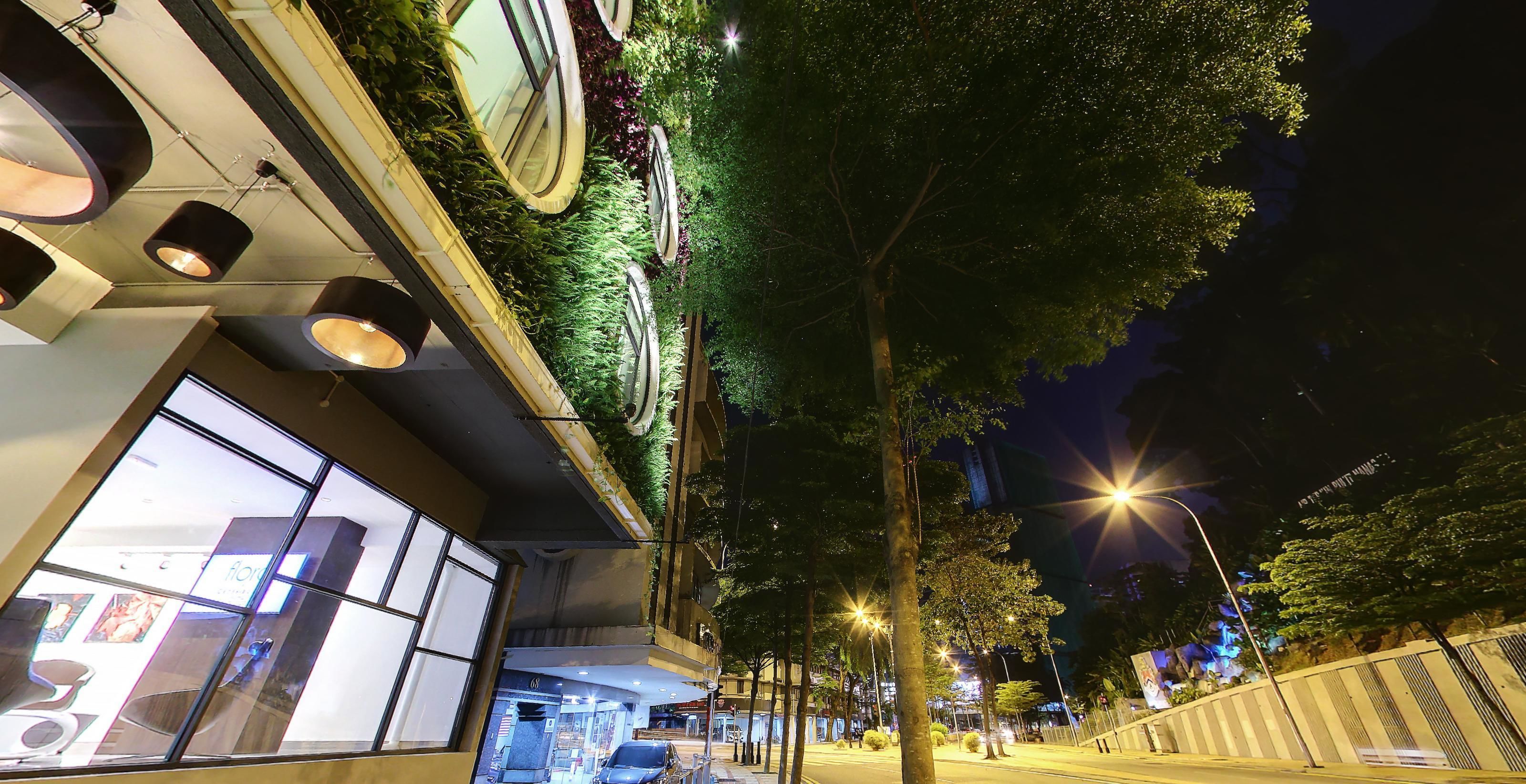 Flora by Crossroads Hotel