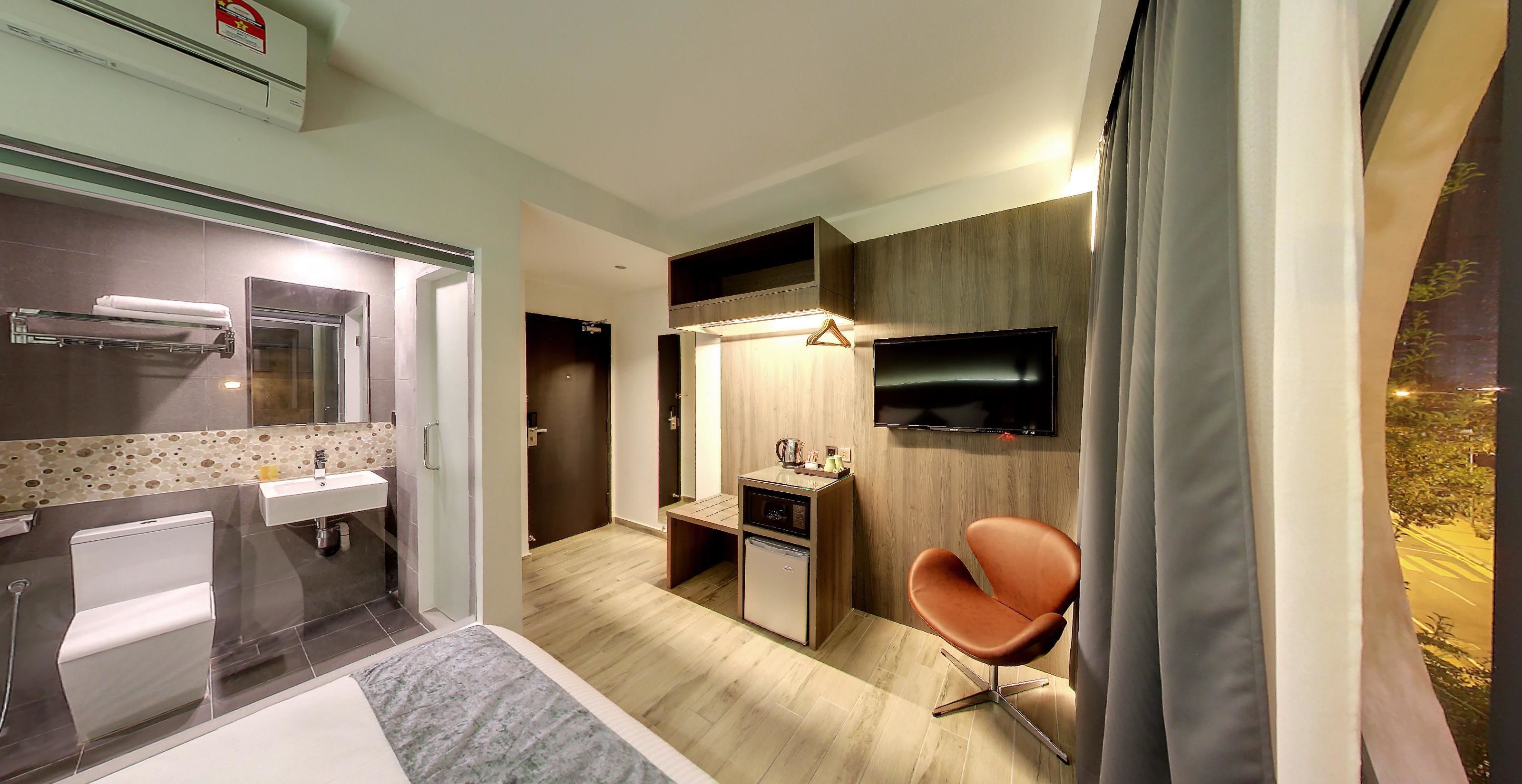 Flora by Crossroads Hotel