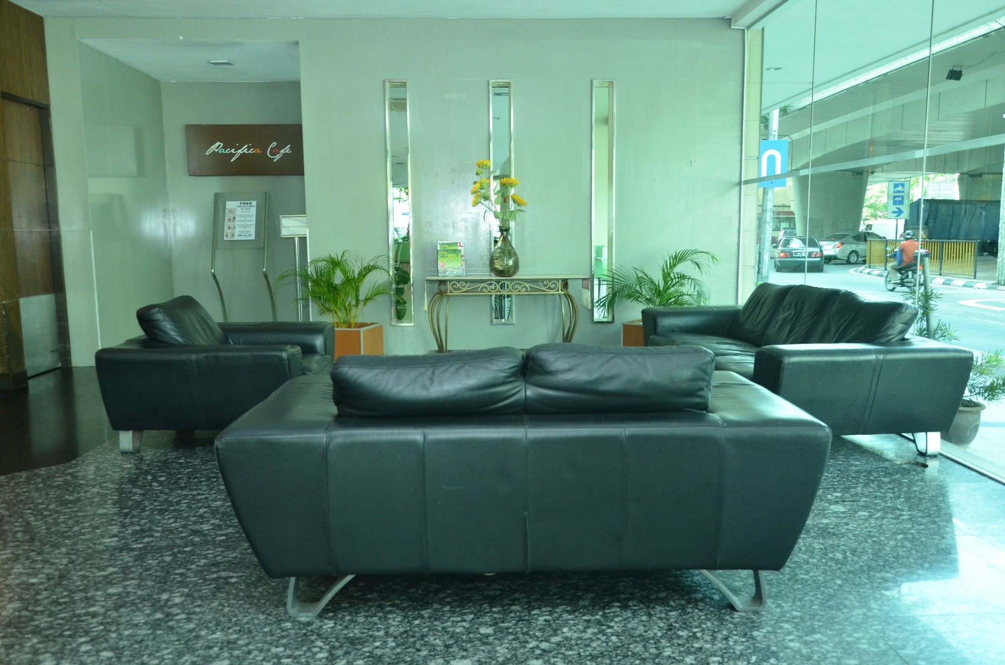 Grand Pacific Hotel