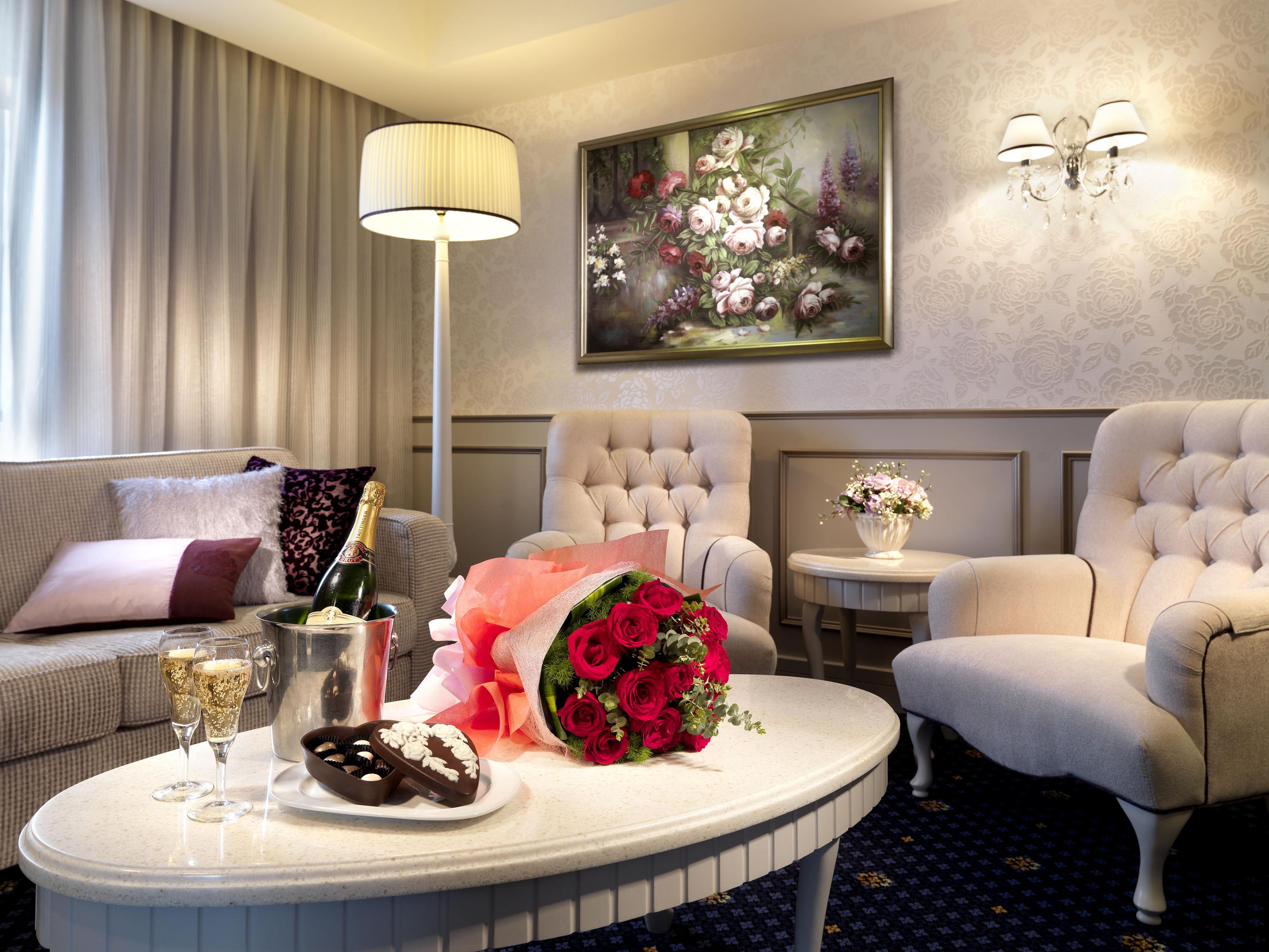 Grand Seasons Hotel