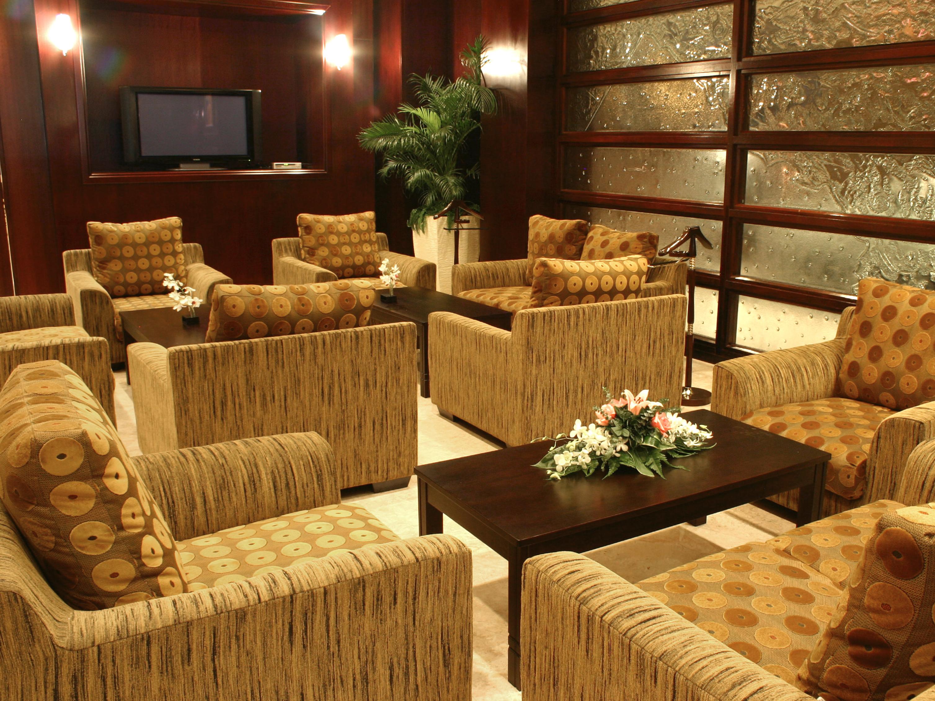 Grand Seasons Hotel