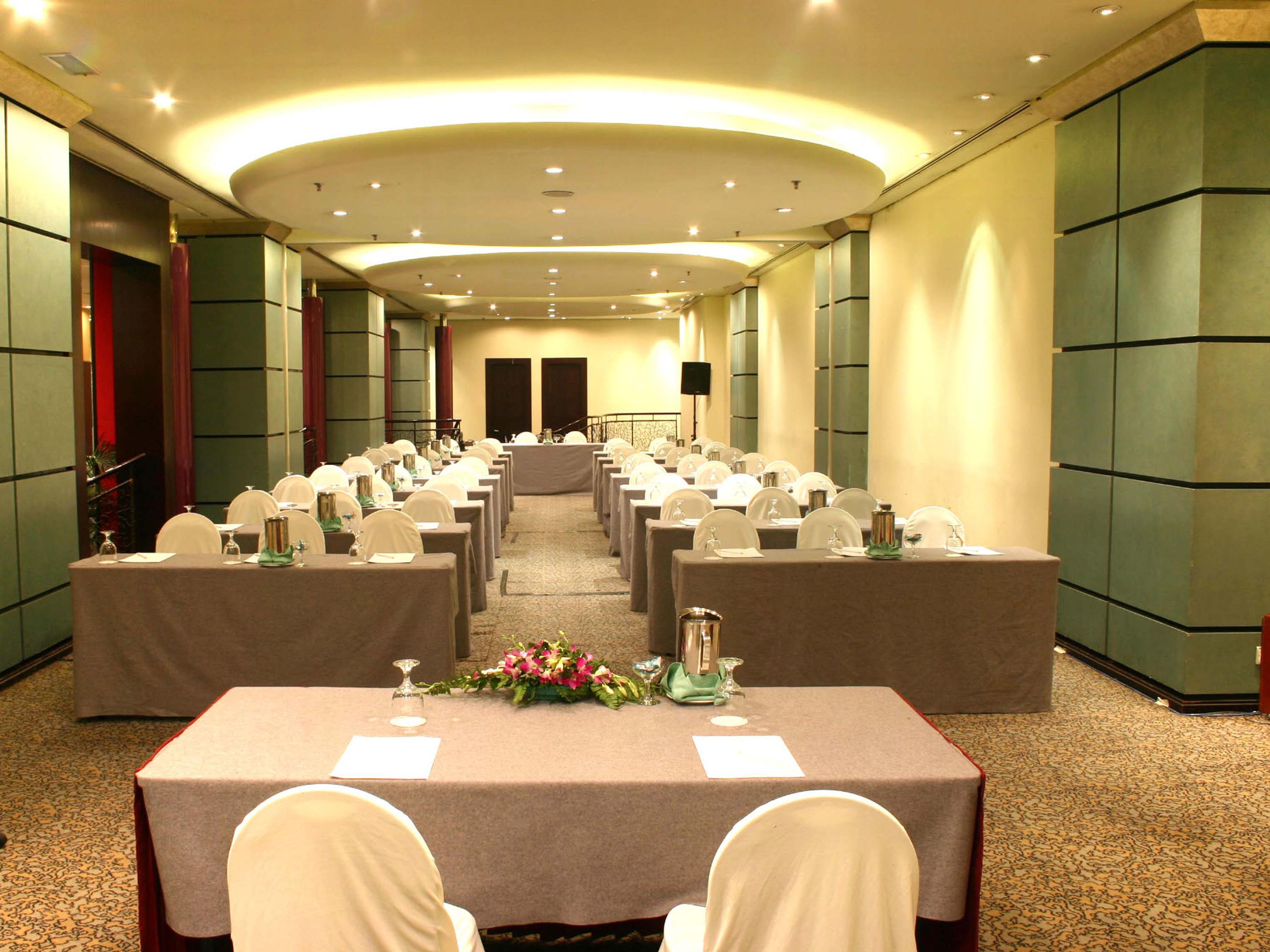 Grand Seasons Hotel