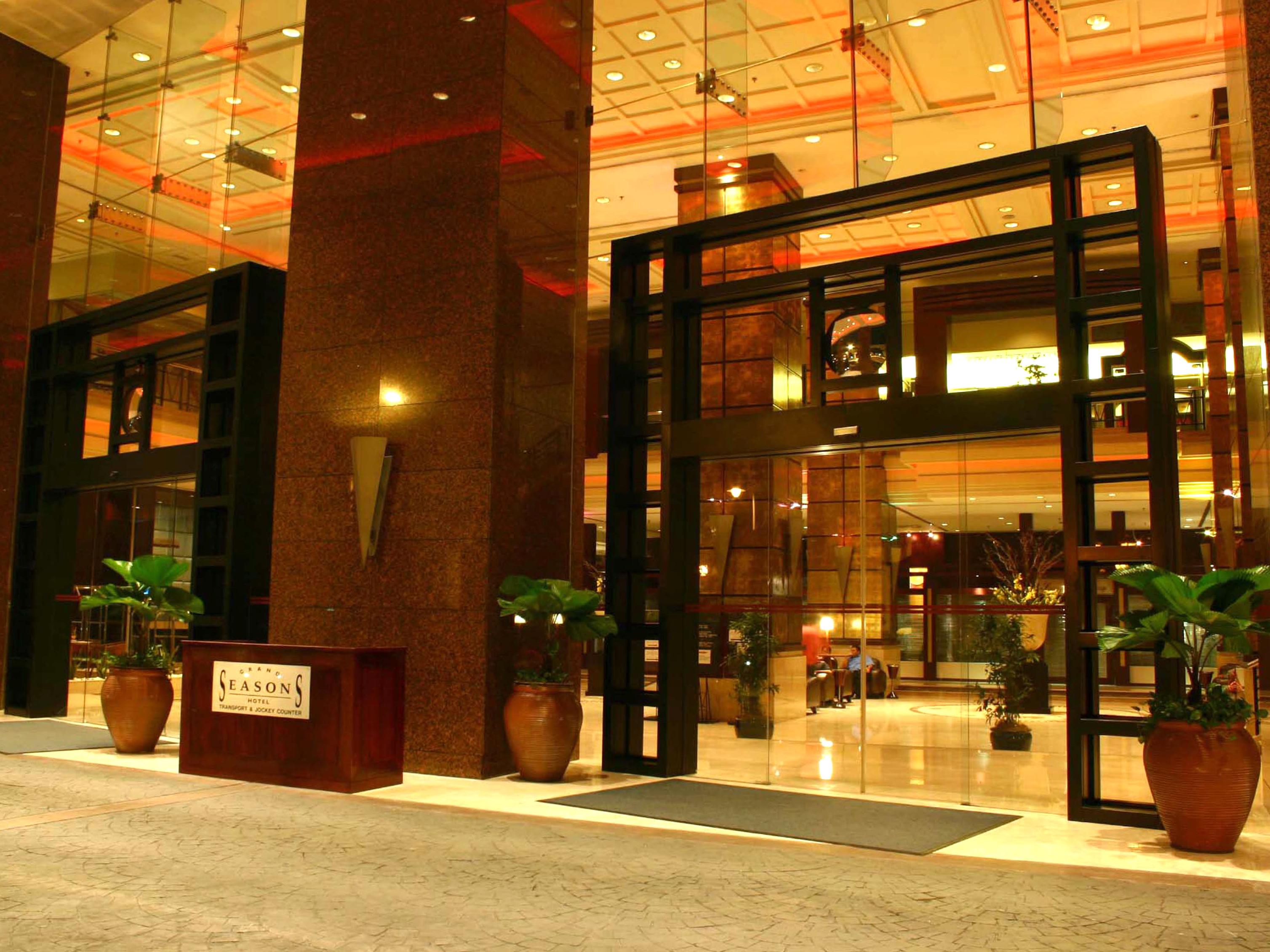 Grand Seasons Hotel