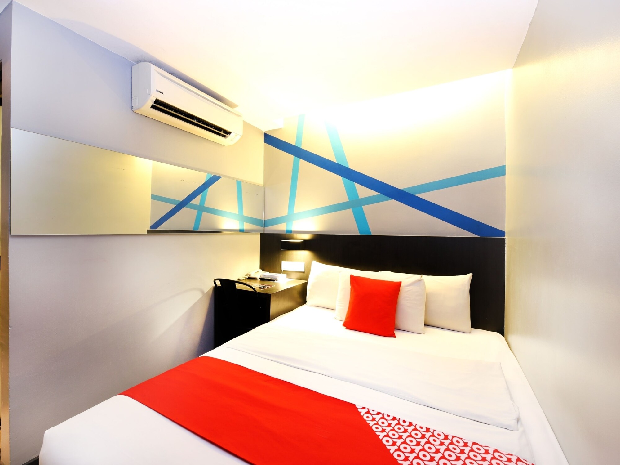 Grid 9 Hotel by OYO