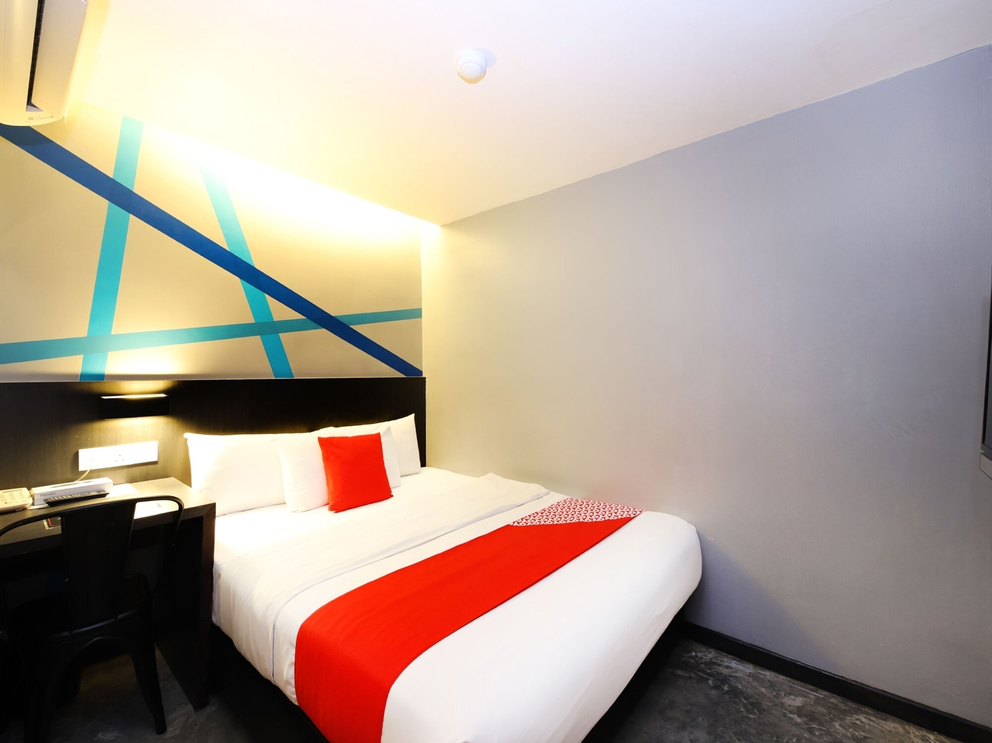 Grid 9 Hotel by OYO