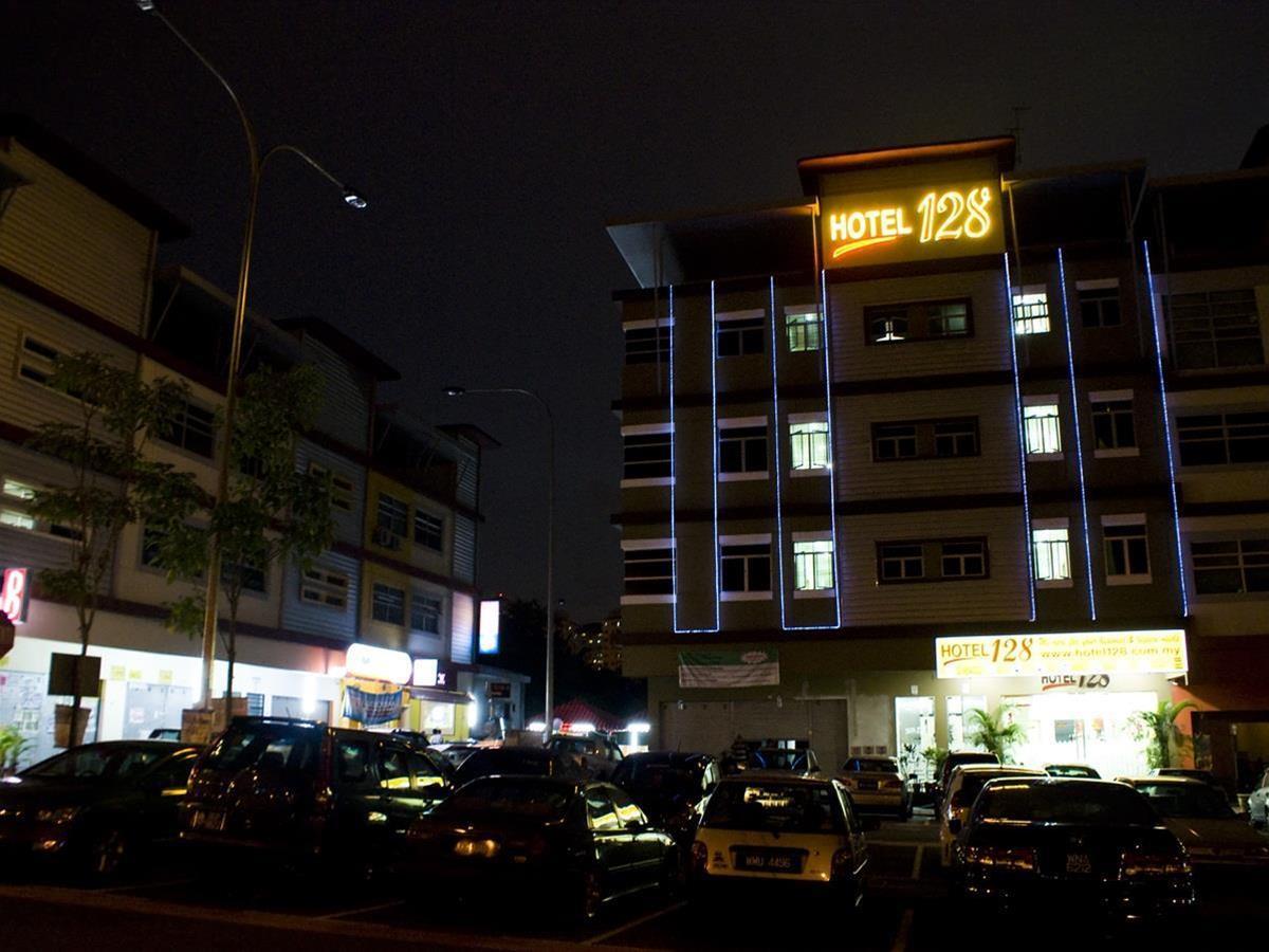 Hotel 128