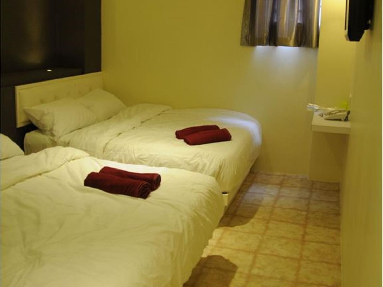 Hotel 77