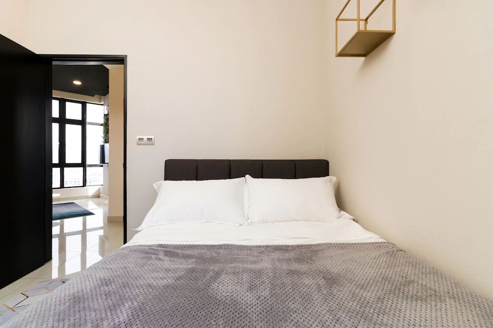 J.Dupion Boutique Suites by NowHere