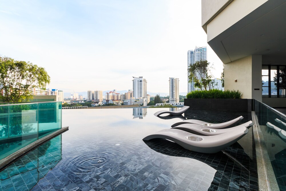 J.Dupion Boutique Suites by NowHere