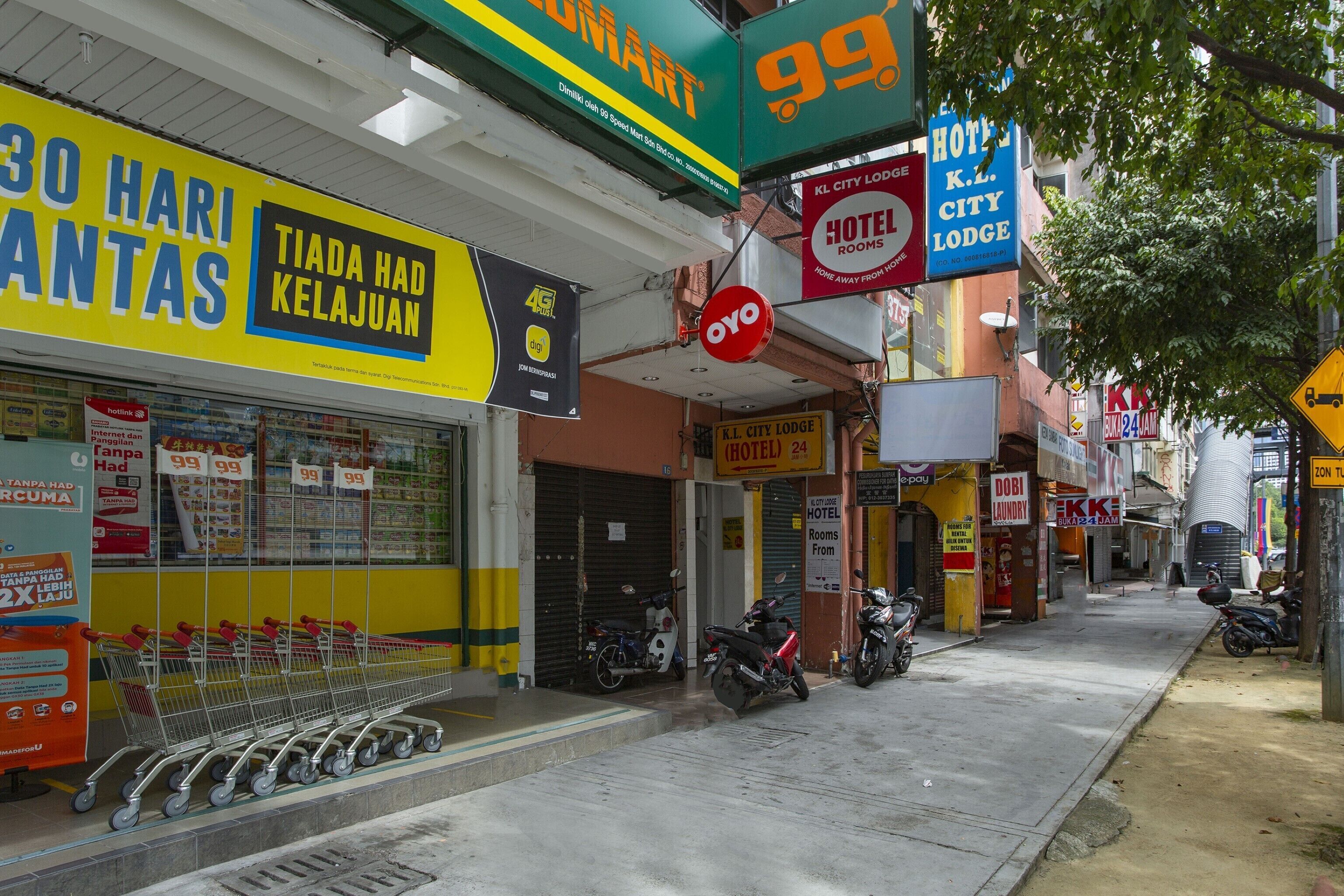 Kl City Lodge by OYO Rooms
