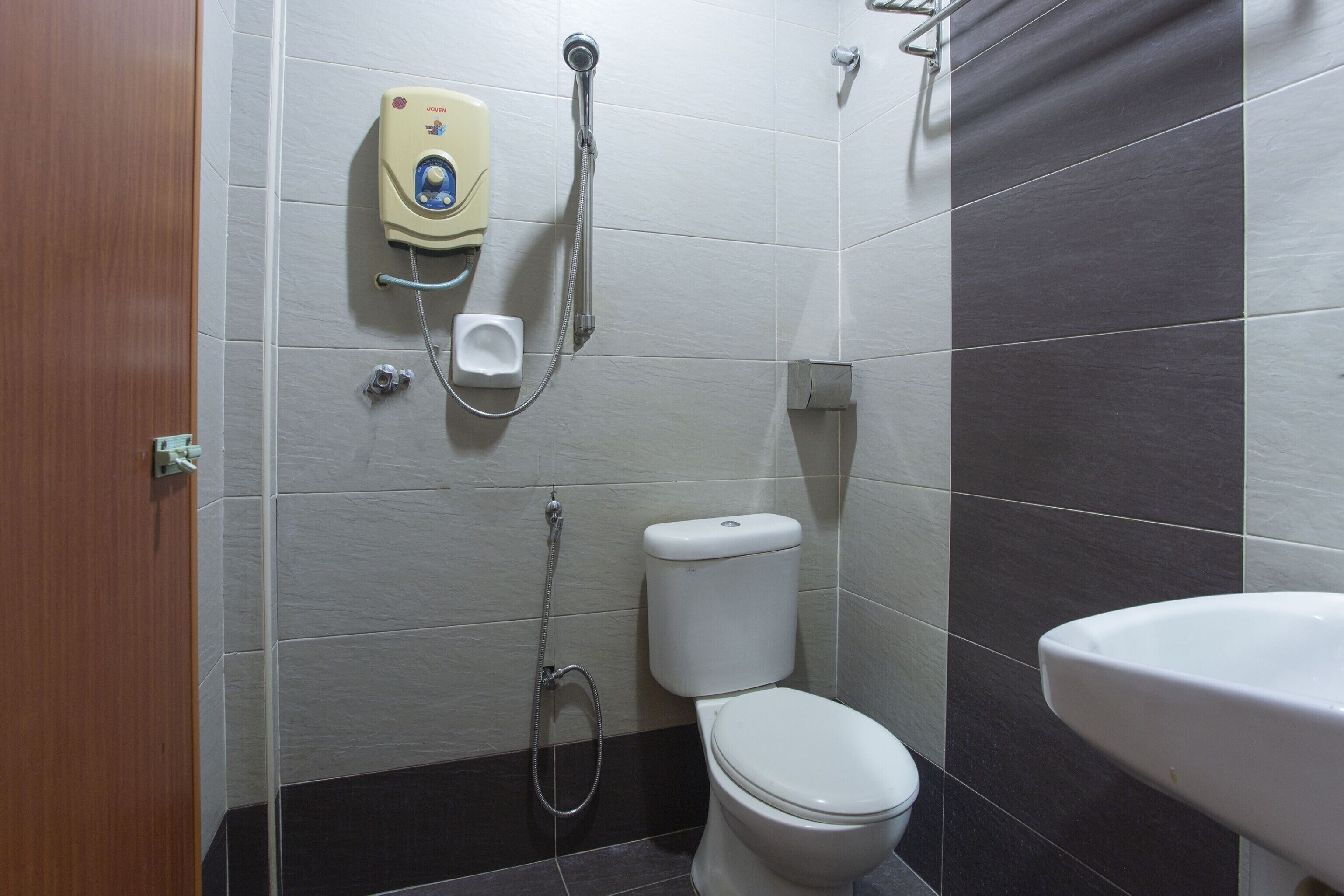 Kl City Lodge by OYO Rooms