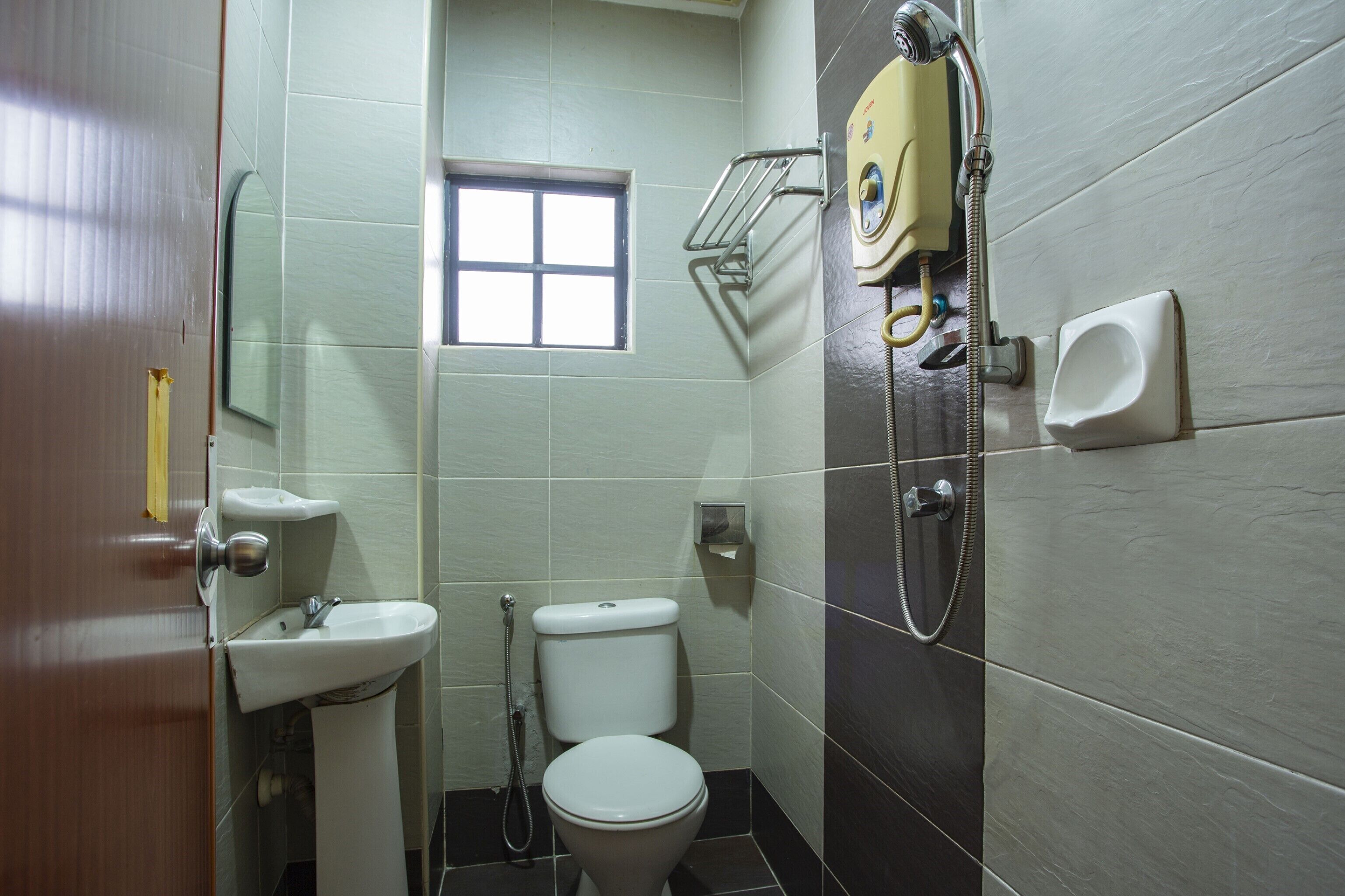 Kl City Lodge by OYO Rooms