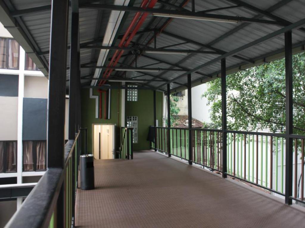Leo Leisure Hotel