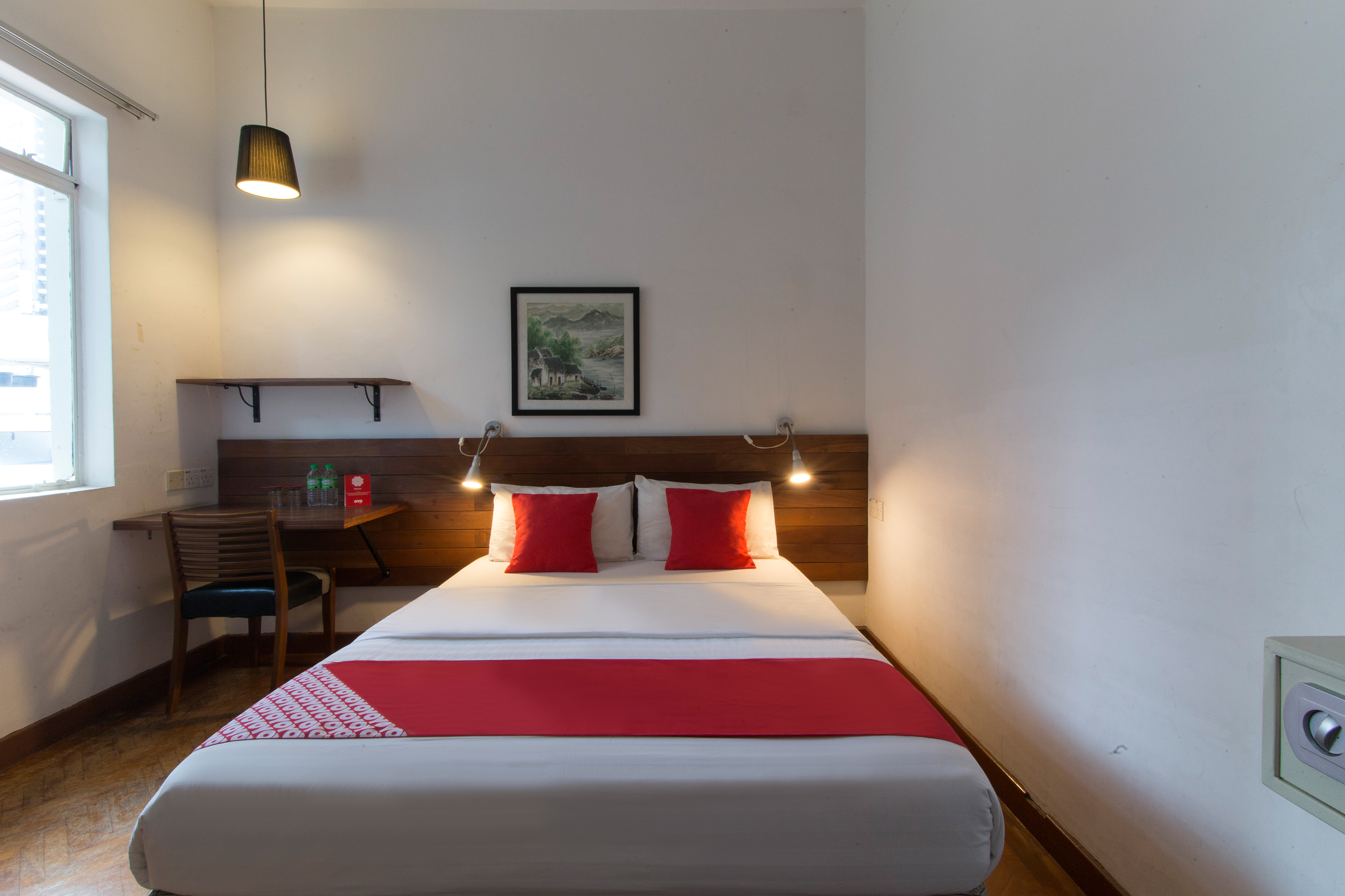 Lodge Paradize Hotel by OYO Rooms