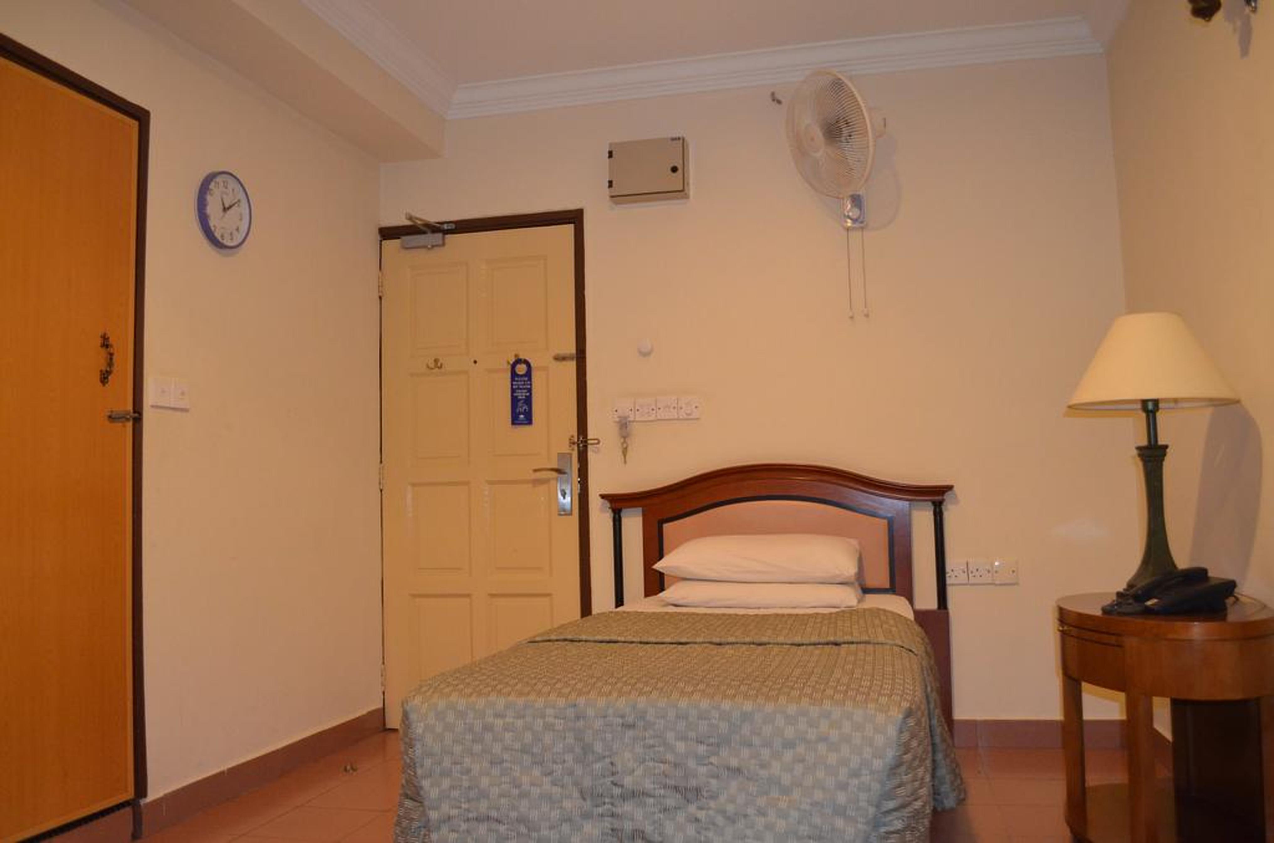 Lotus Family Hotel Medan Tuanku