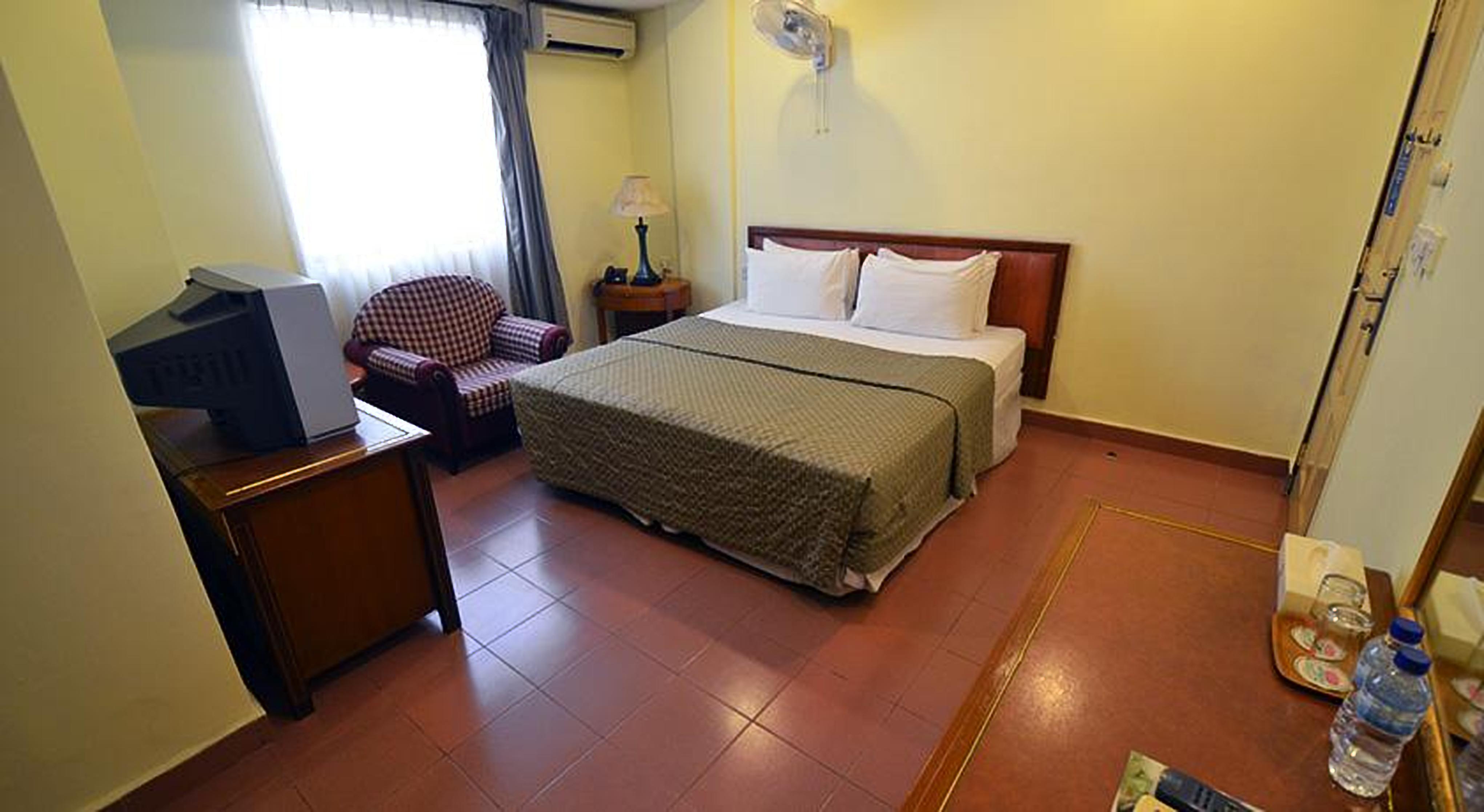 Lotus Family Hotel Medan Tuanku