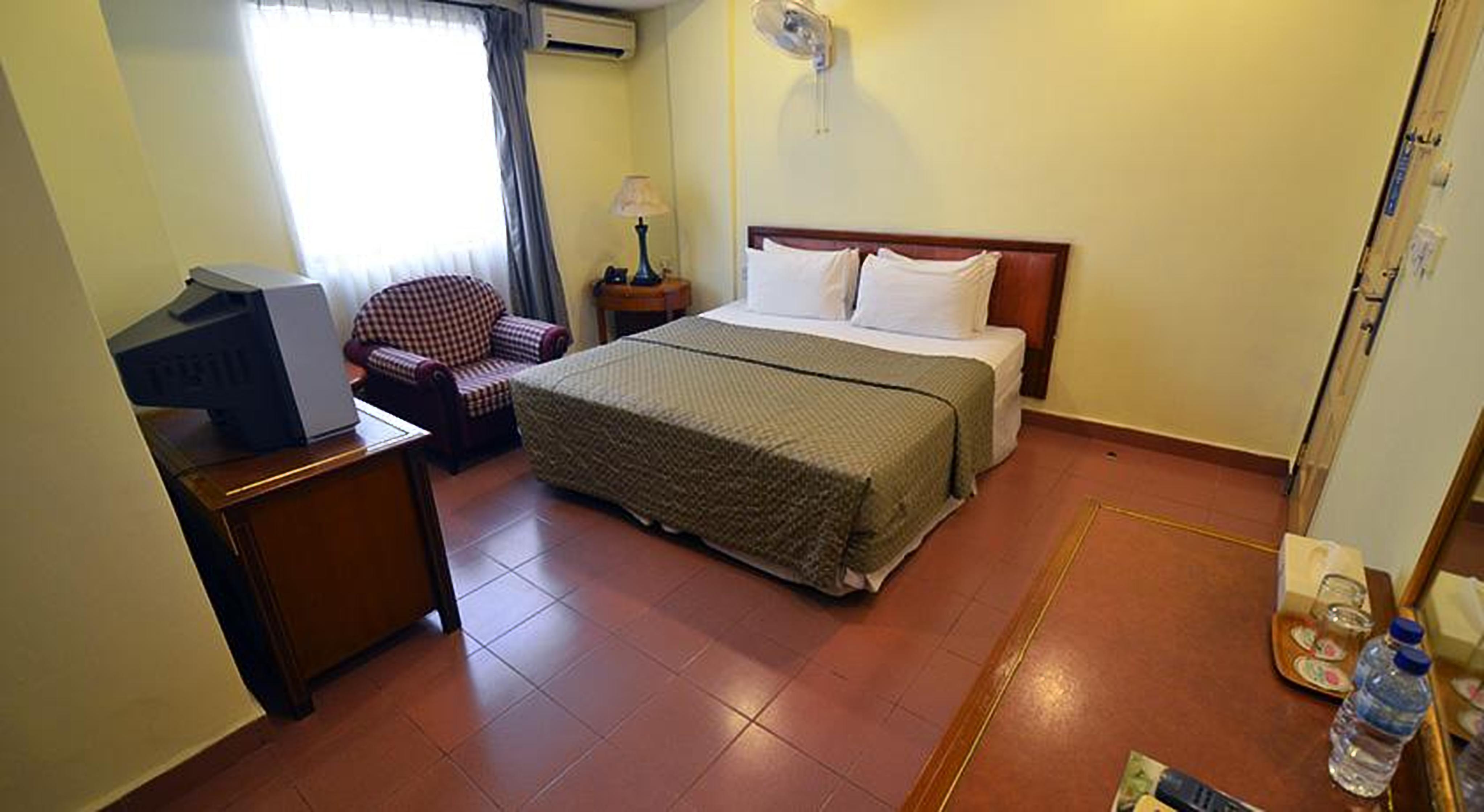 Lotus Family Hotel Medan Tuanku