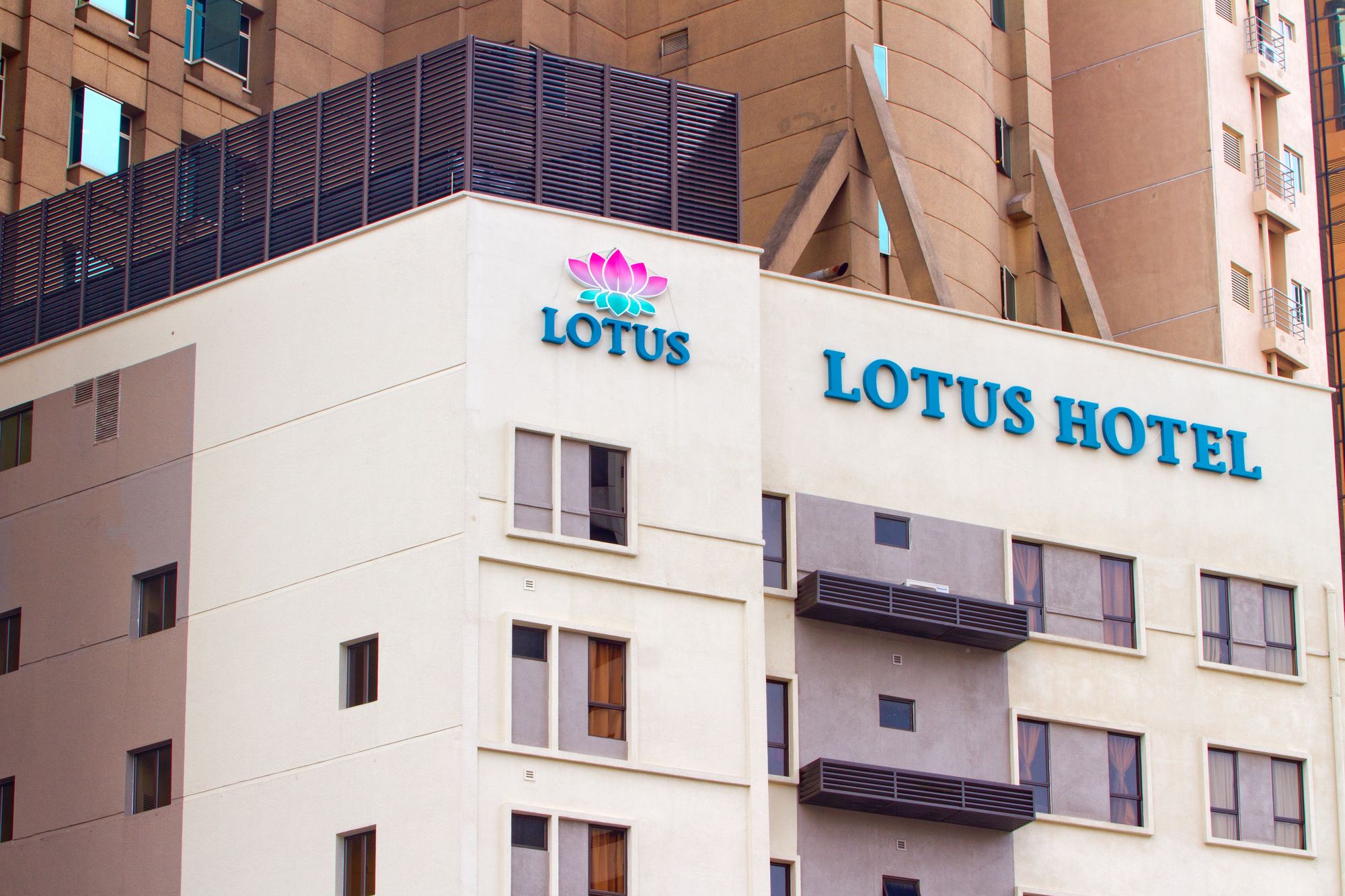 Lotus Family Hotel Masjid India