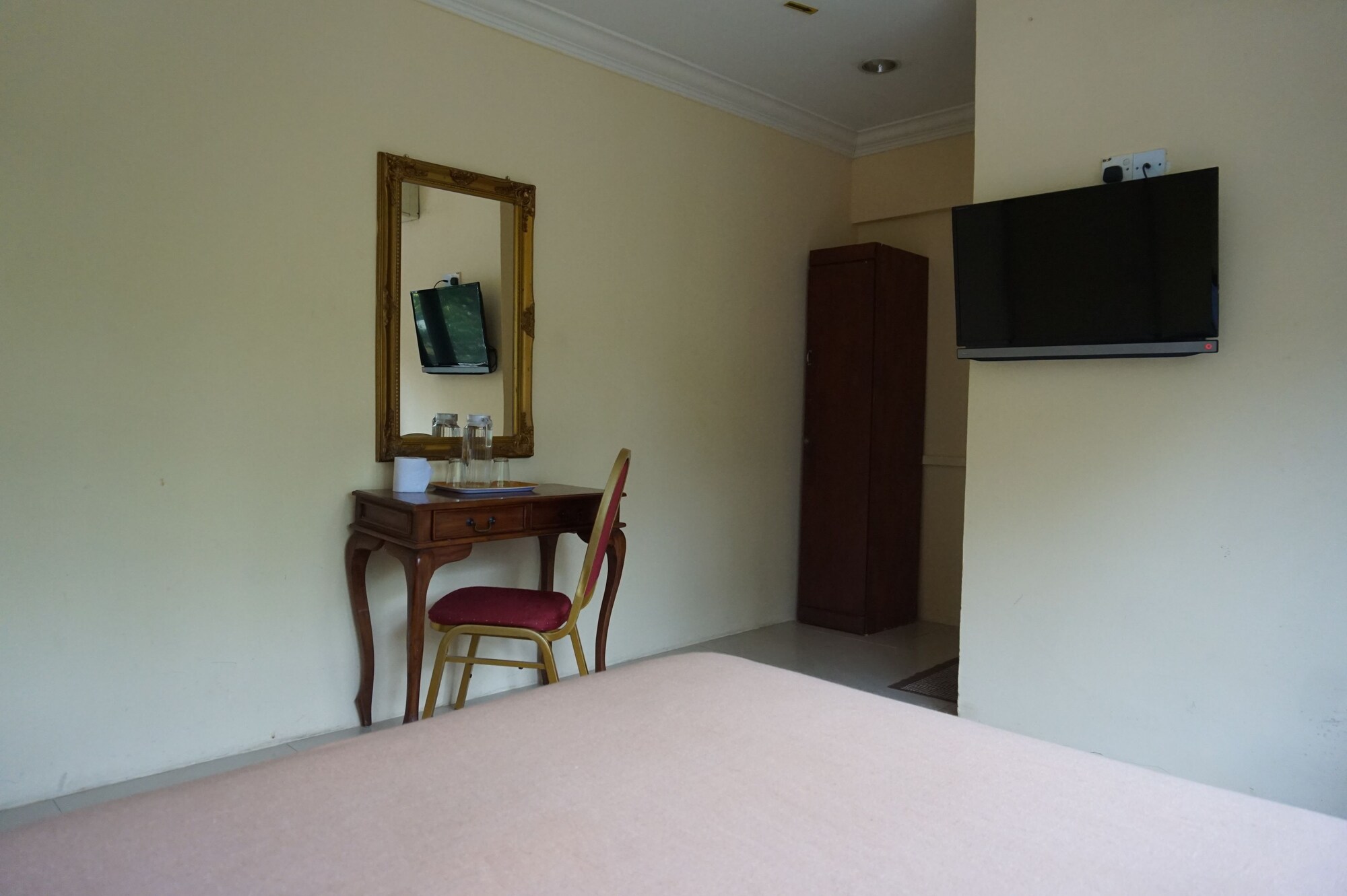 OYO 390 Mayview Glory Hotel