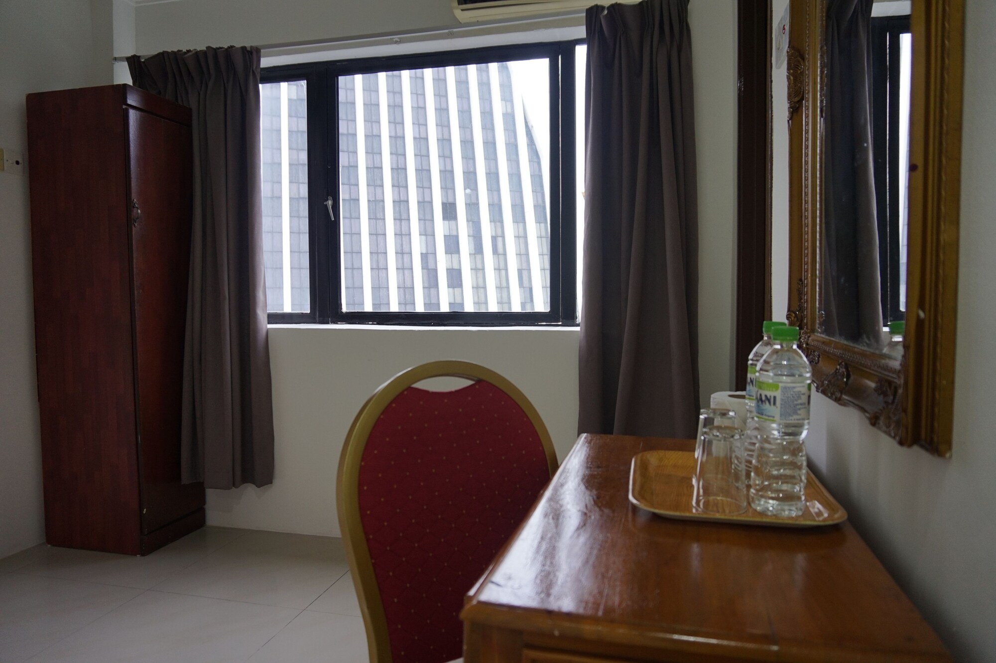 OYO 390 Mayview Glory Hotel