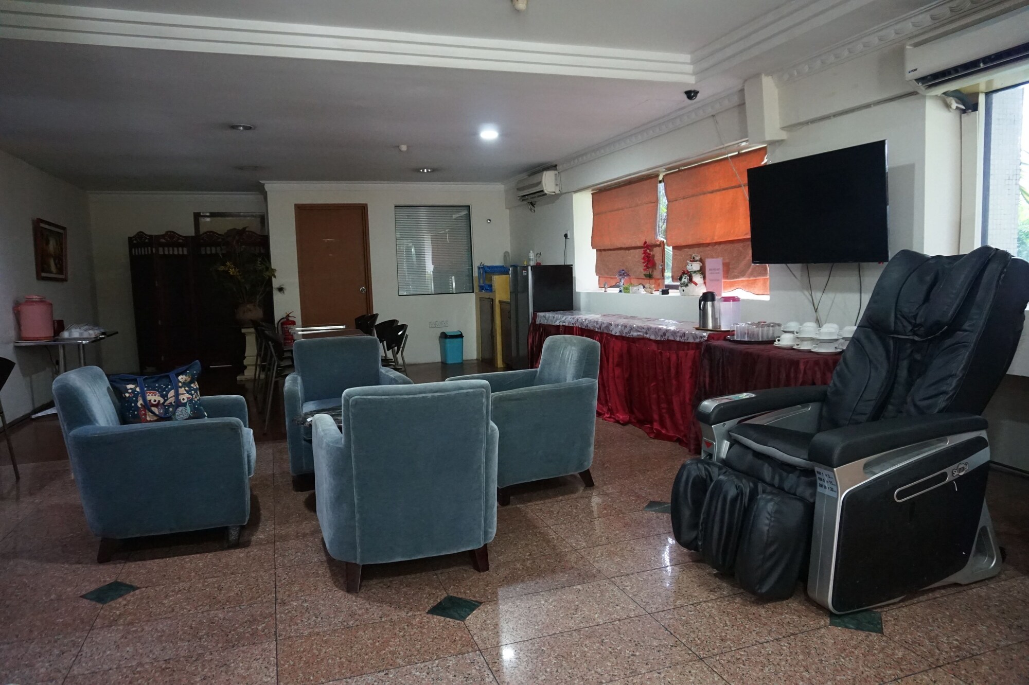 OYO 390 Mayview Glory Hotel