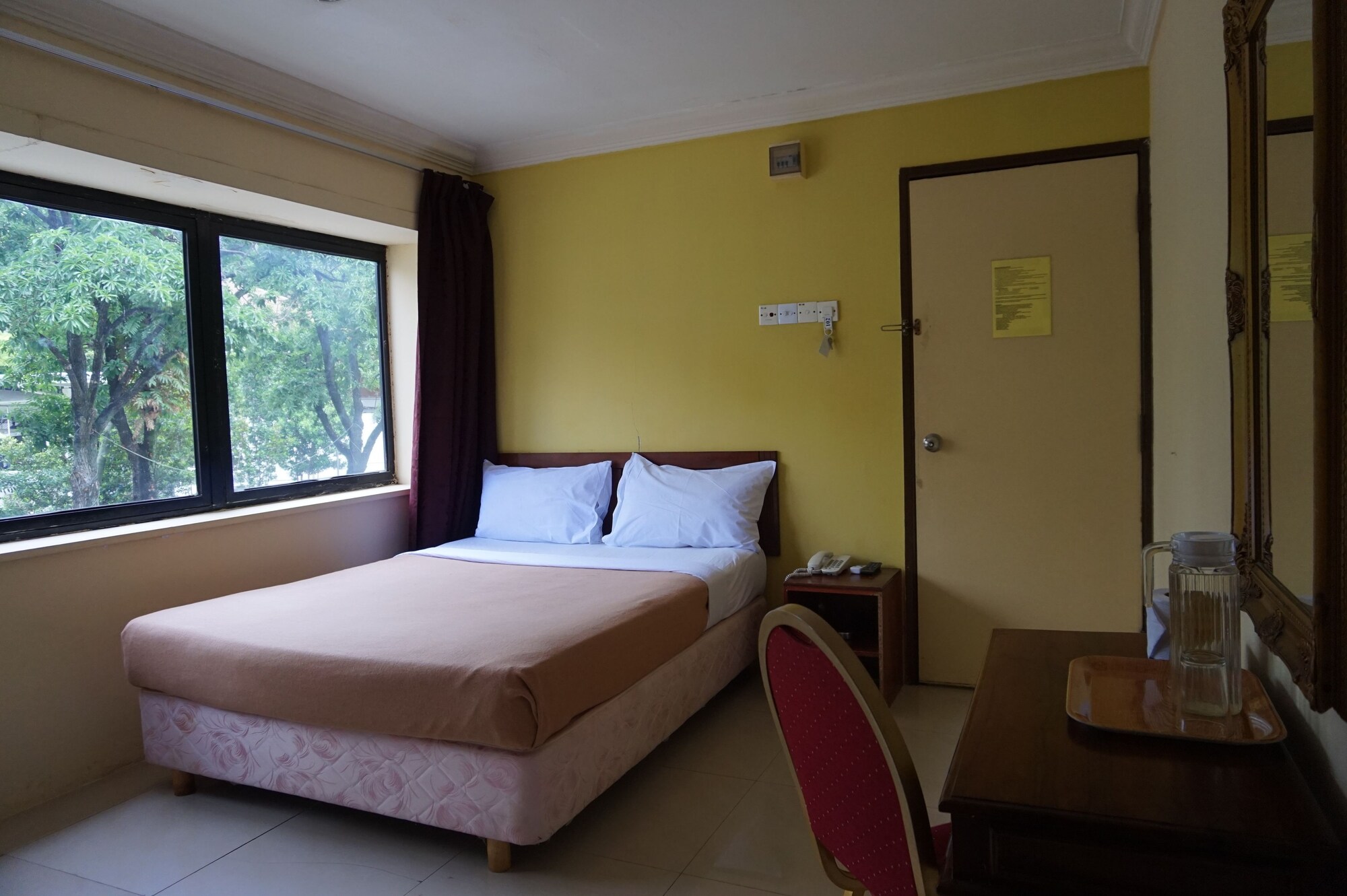 OYO 390 Mayview Glory Hotel