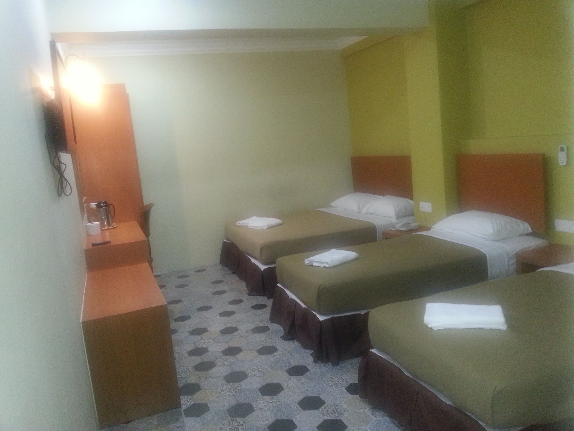 OYO 390 Mayview Glory Hotel