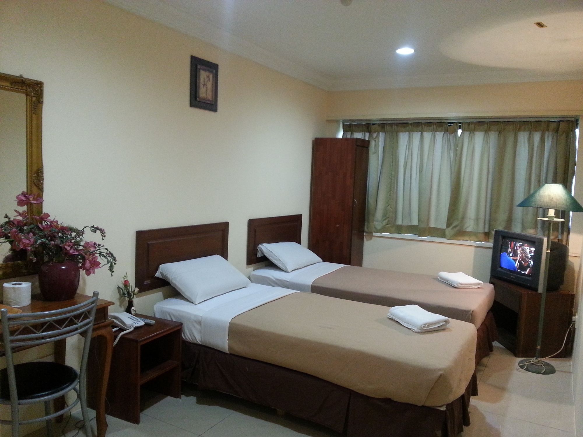 OYO 390 Mayview Glory Hotel
