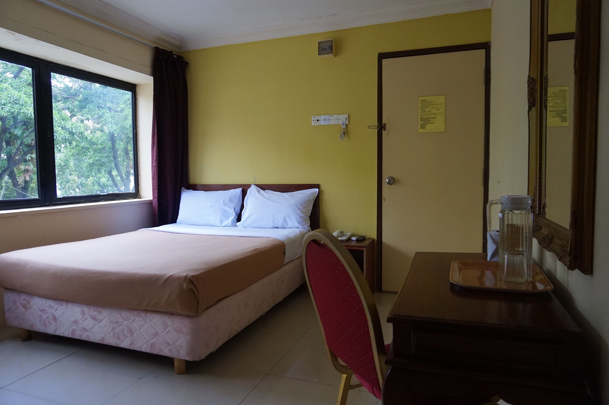 OYO 390 Mayview Glory Hotel