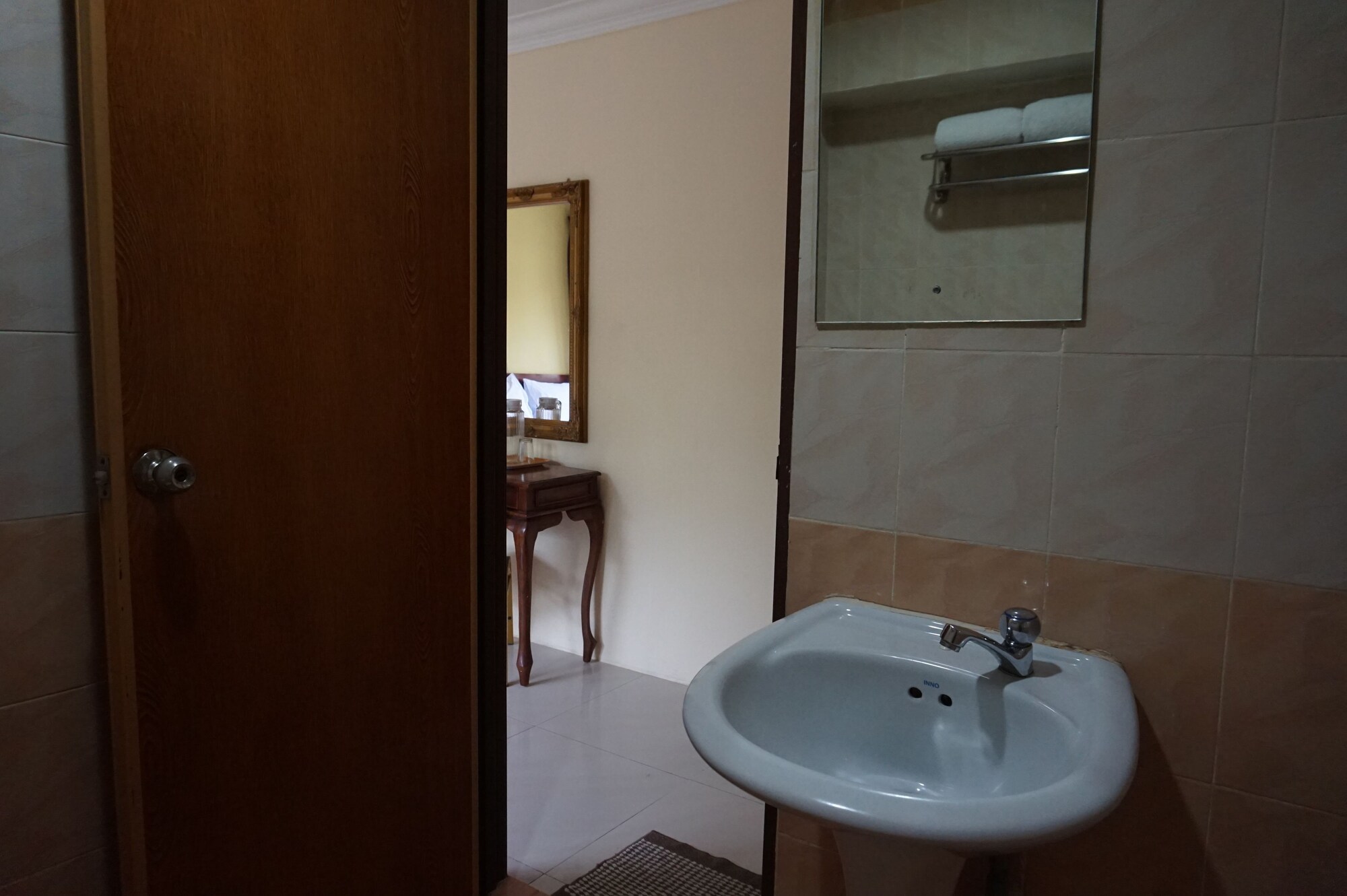 OYO 390 Mayview Glory Hotel