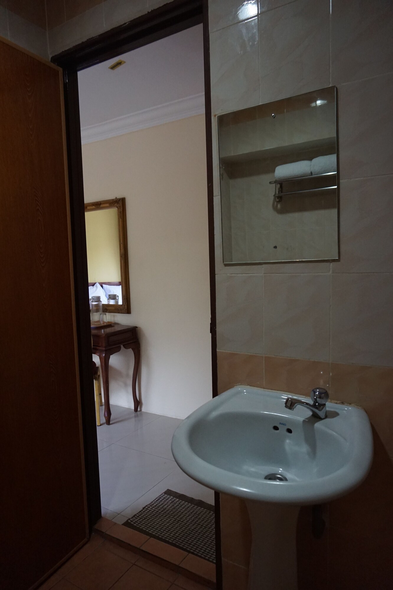 OYO 390 Mayview Glory Hotel