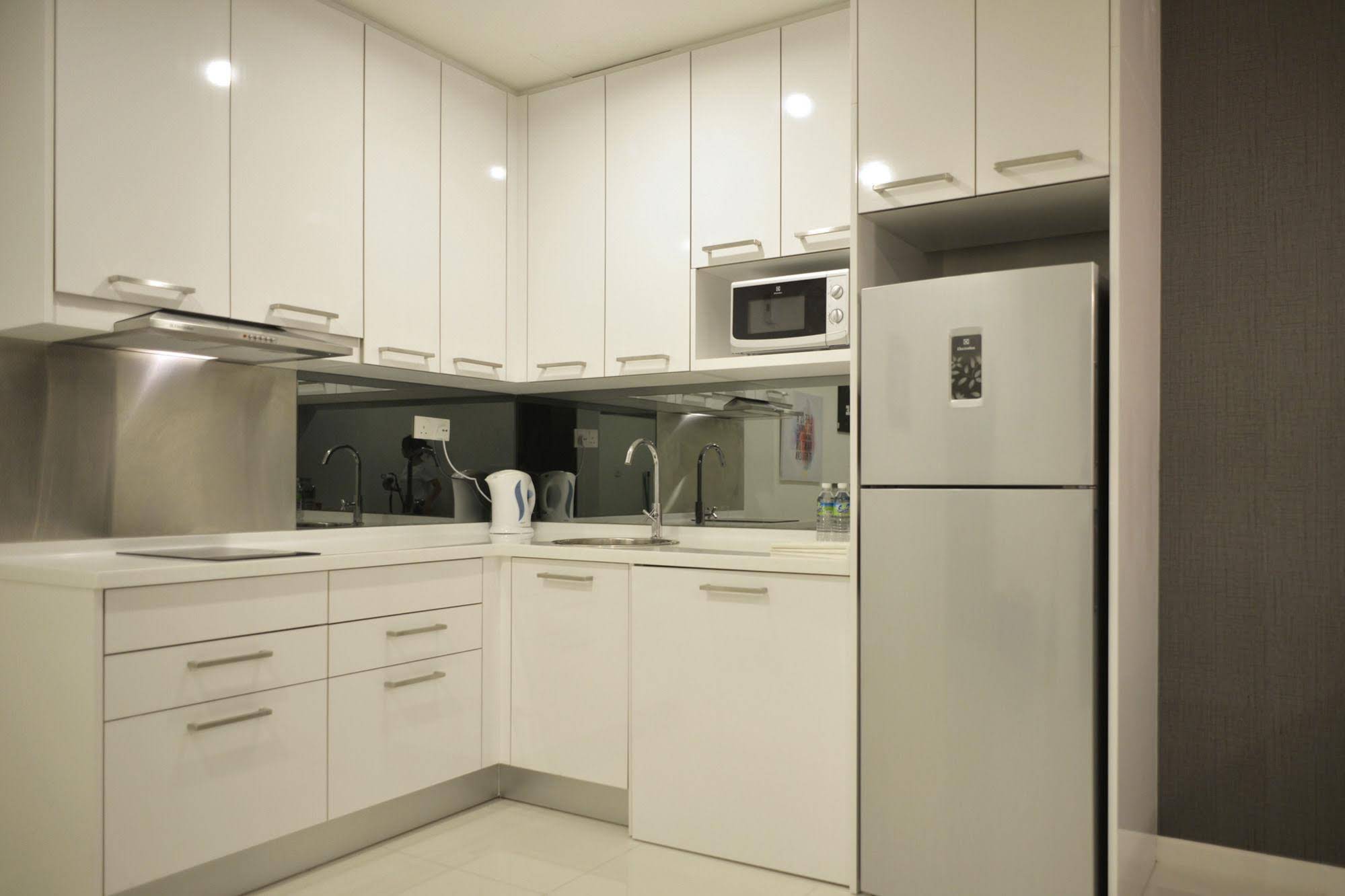 Mercu Summer Suites