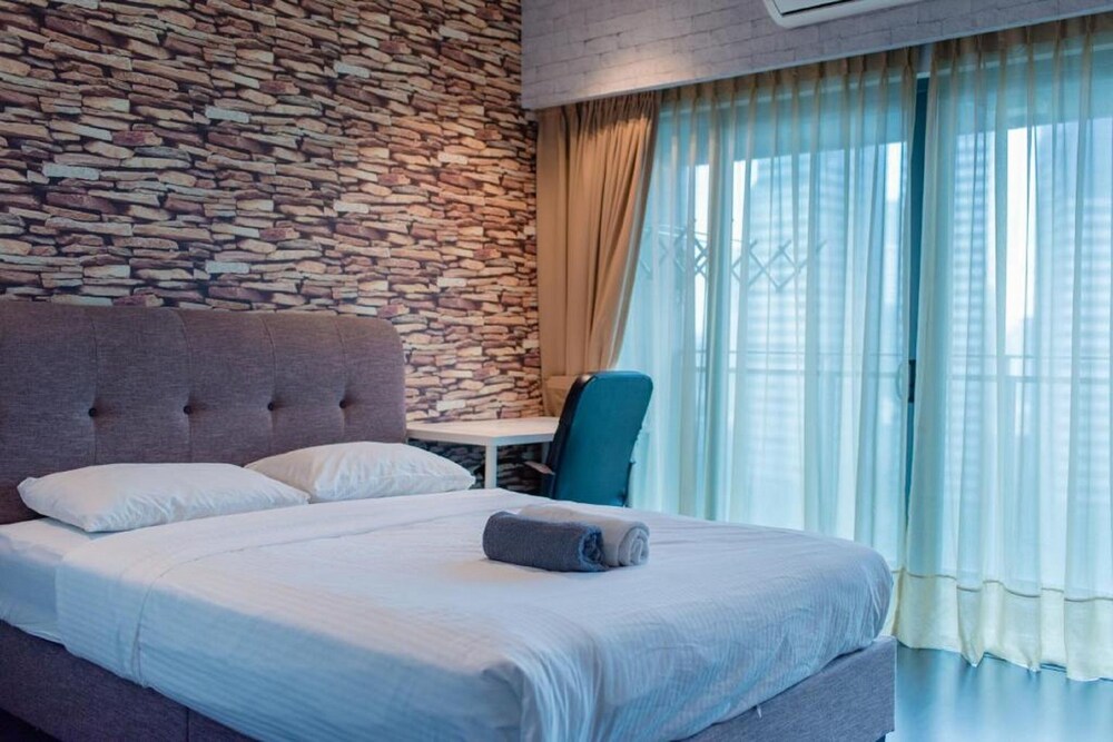 Mercu Summer Suites by Feel Homes