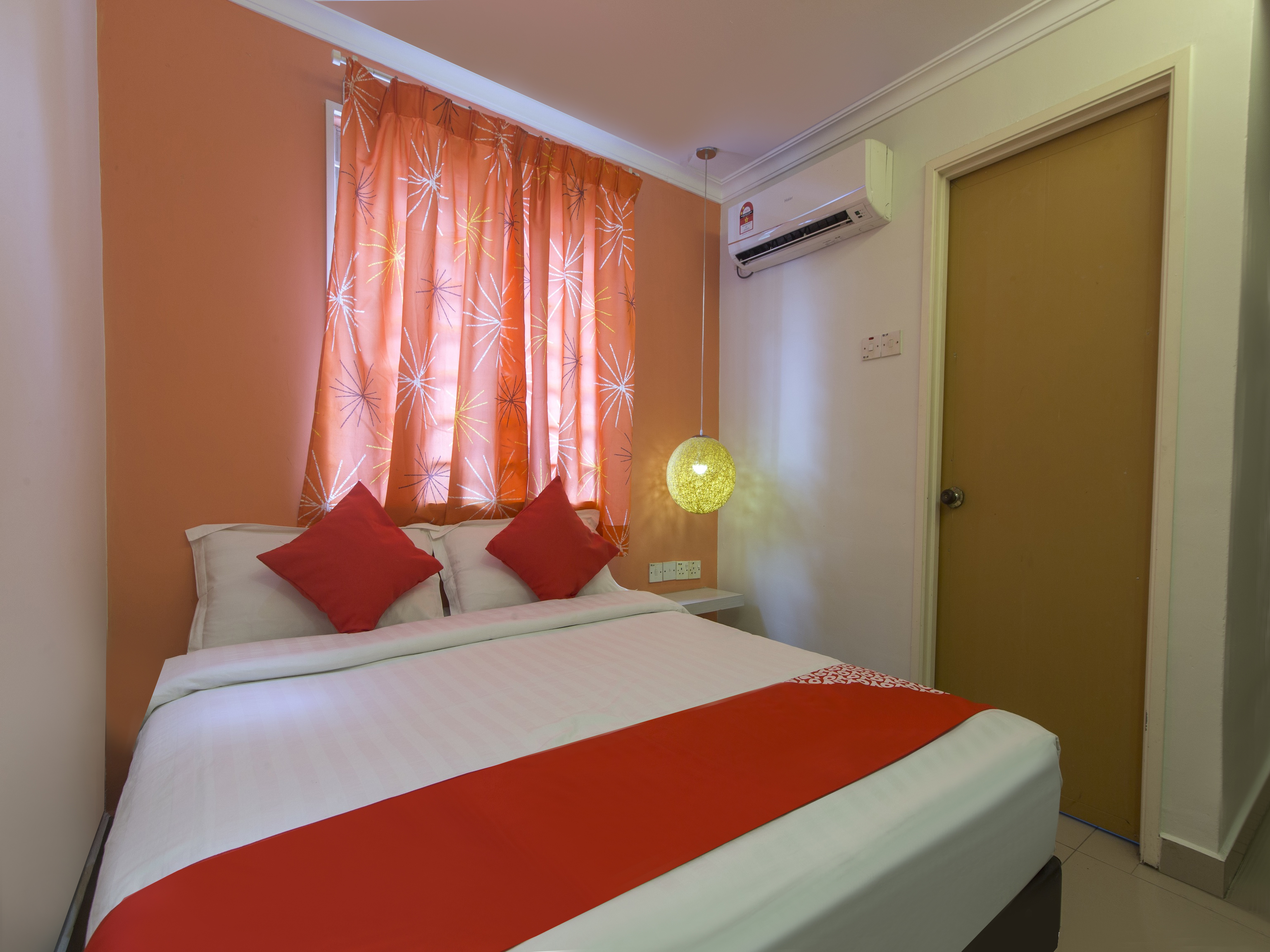 Super OYO 761 City Hotel