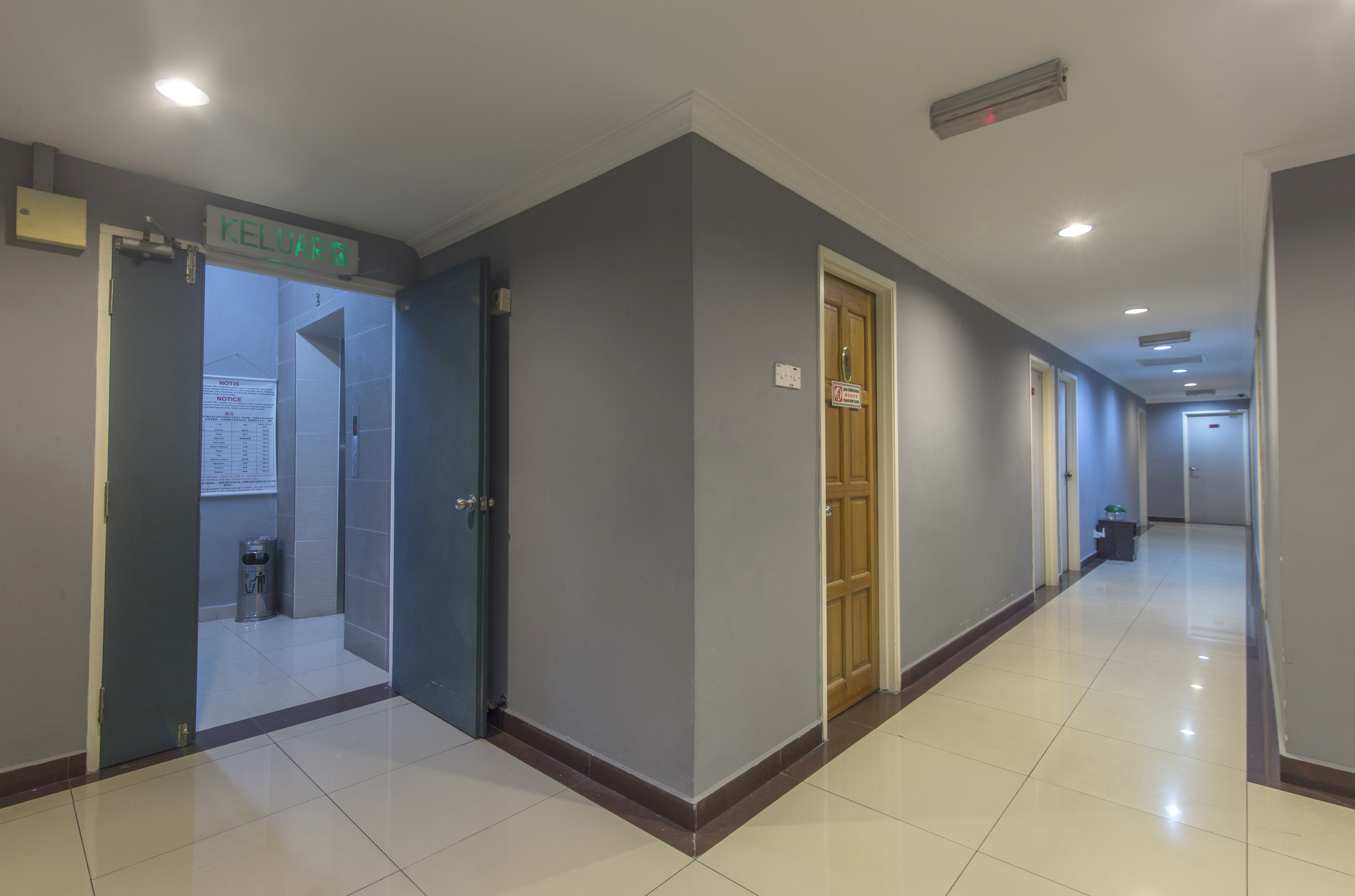 Super OYO 761 City Hotel