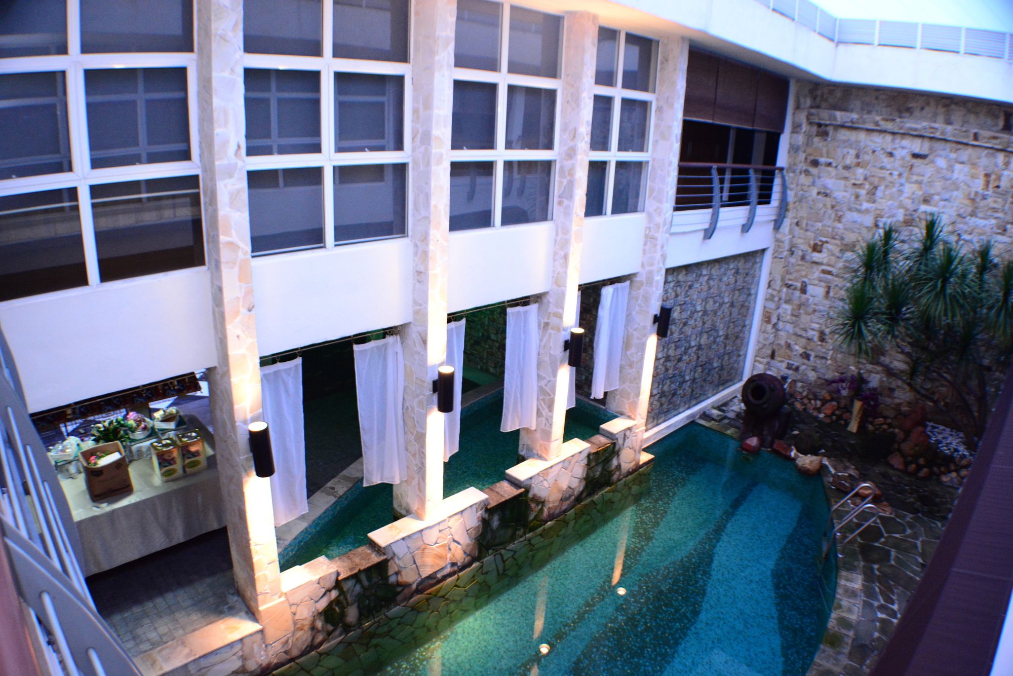 Pandora Spring Villa