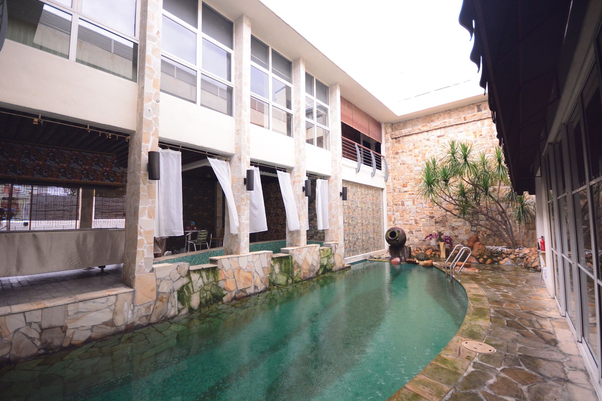 Pandora Spring Villa