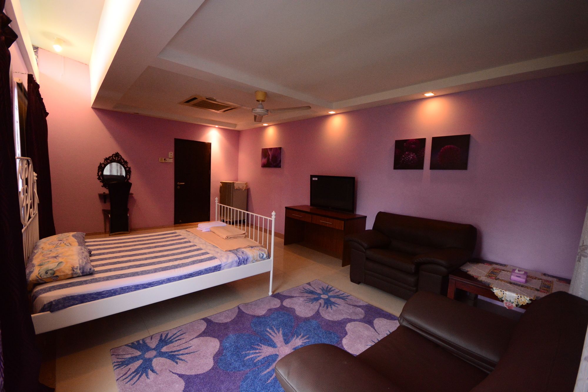 Pandora Spring Villa